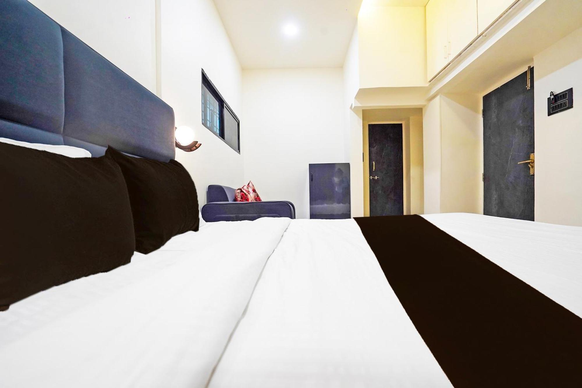 O The Parasher Palm Hotel Nagpur