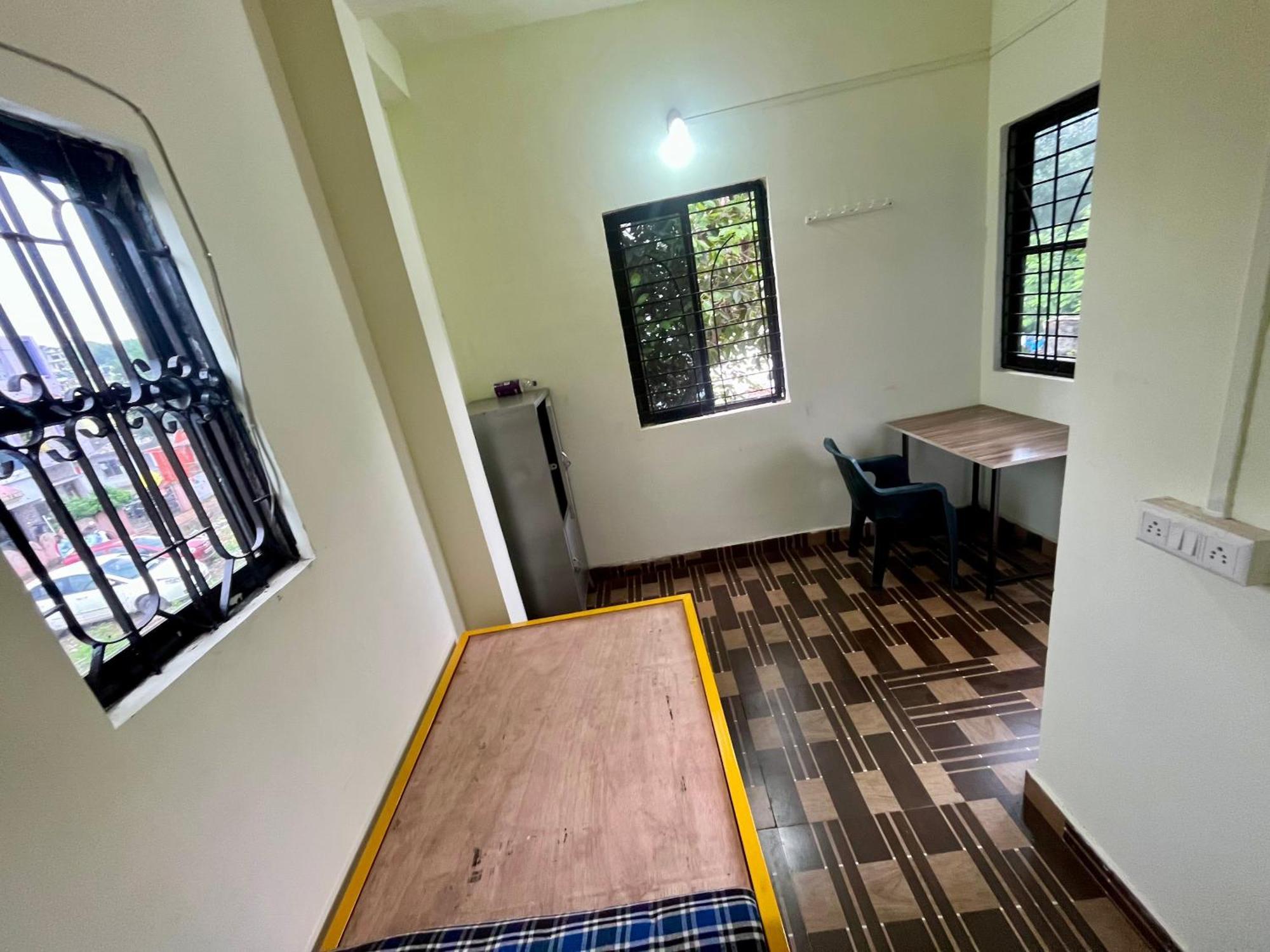 Hostel Beds & Boys *