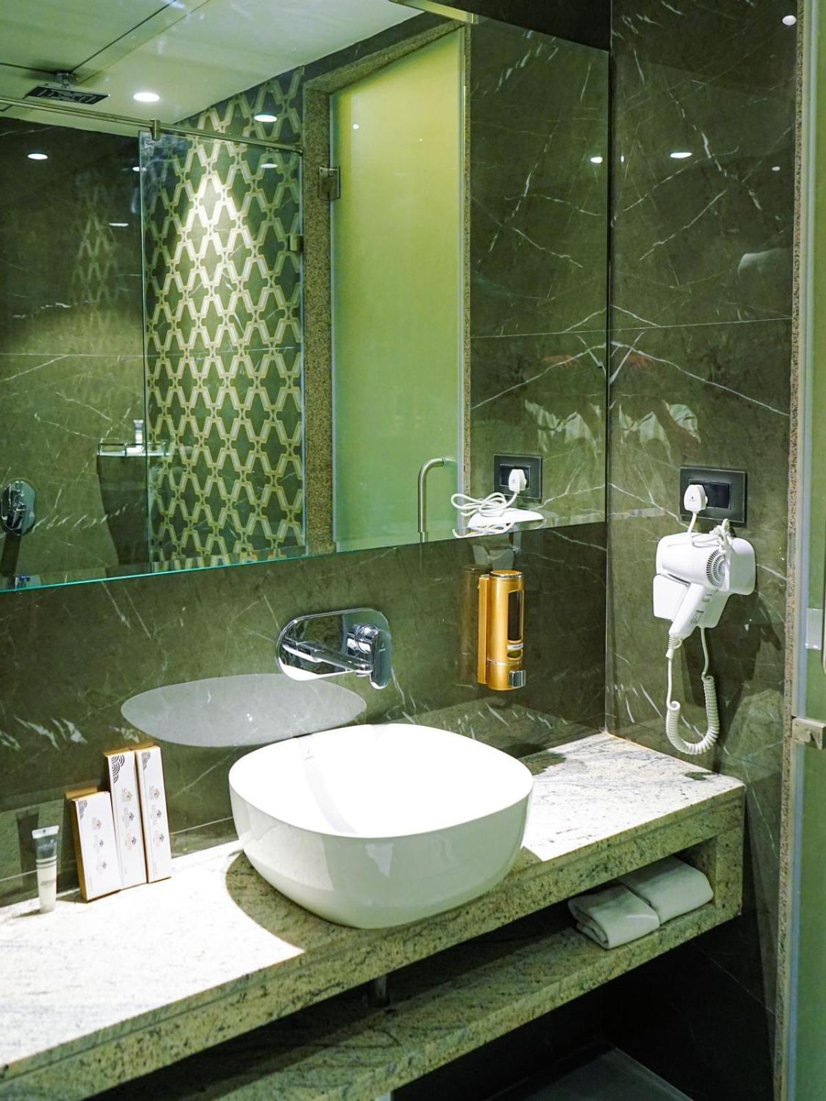 Hotel Enrise By Sayaji 4*