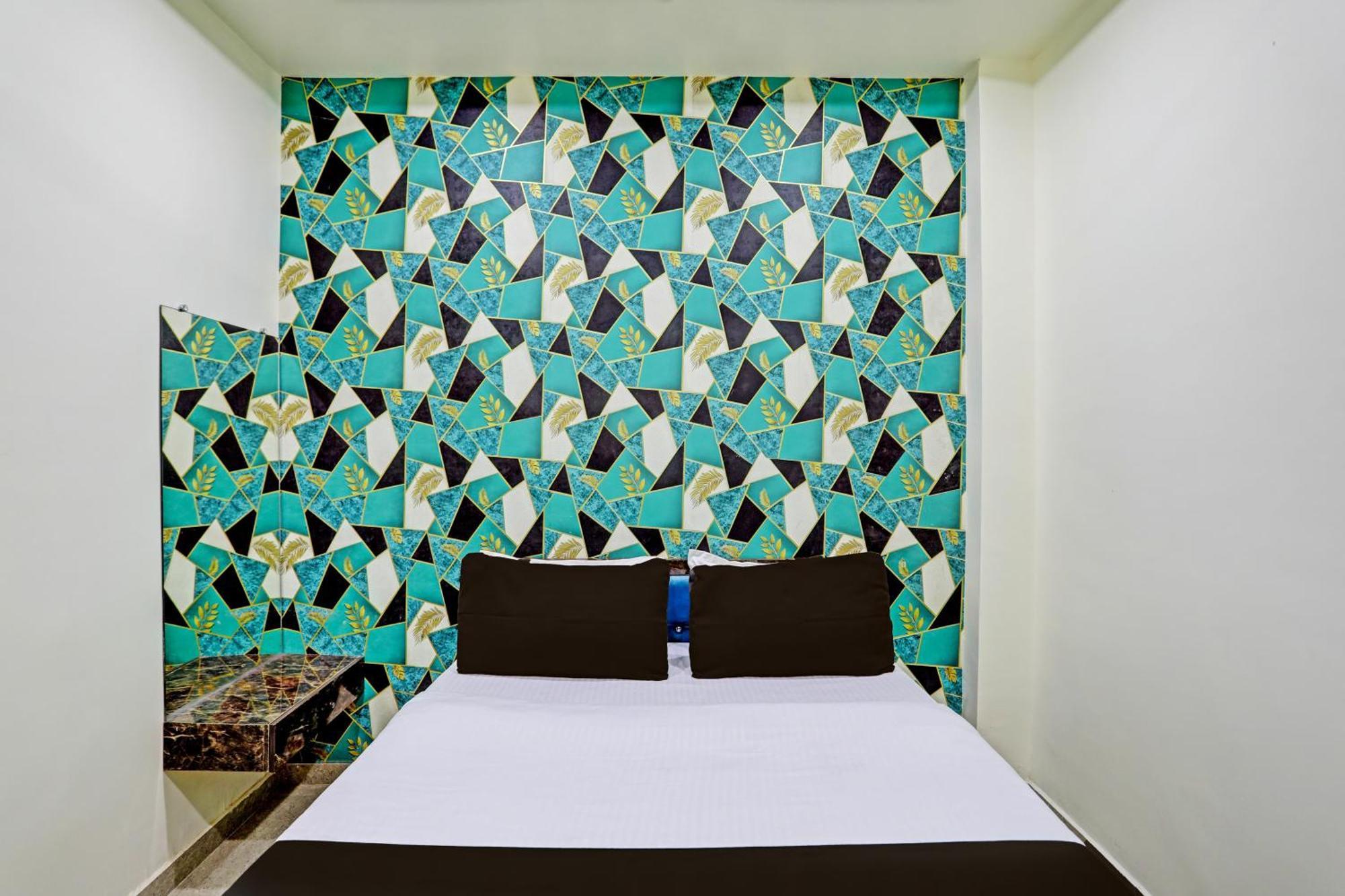 O P S Hotel 4*