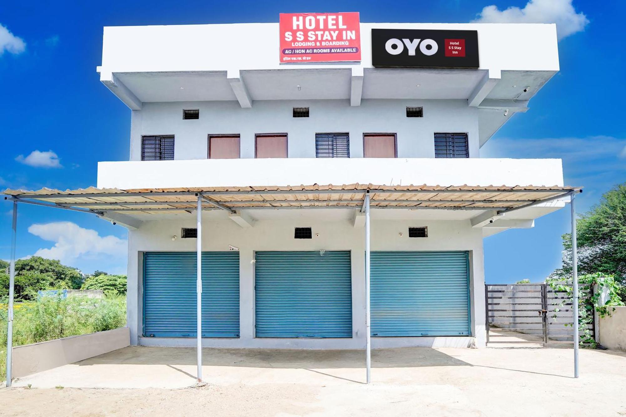 Hotel O S S