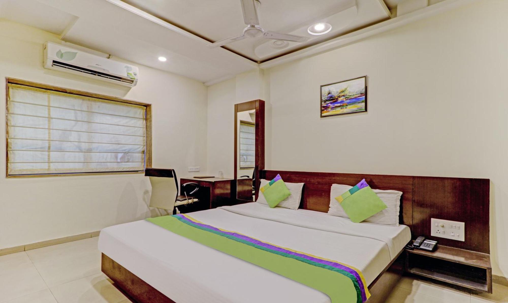 Loharkar Hotel