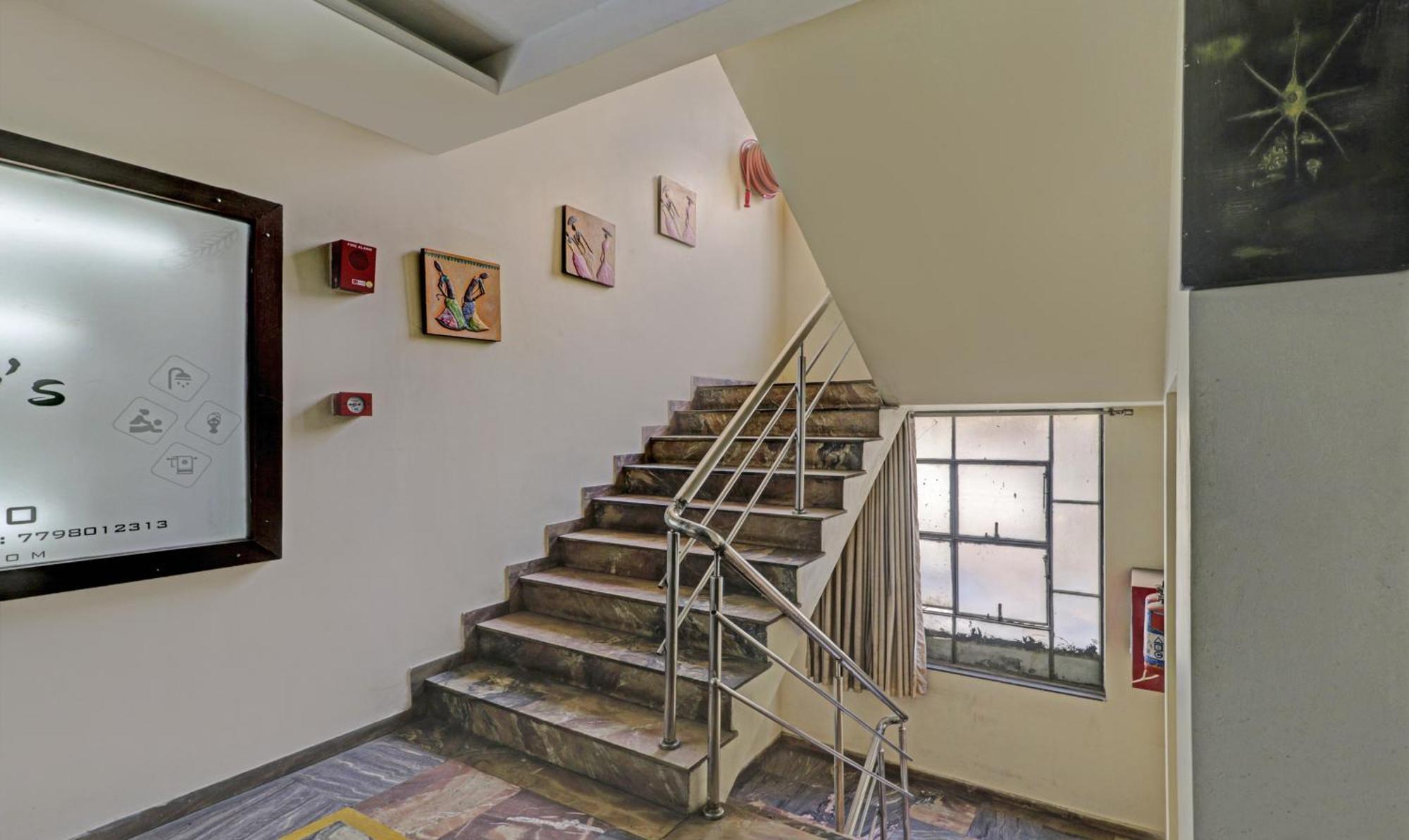 Loharkar Hotel
