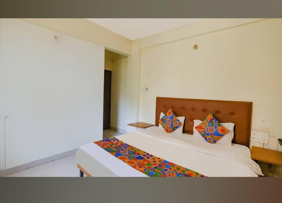Ocsa Hotel