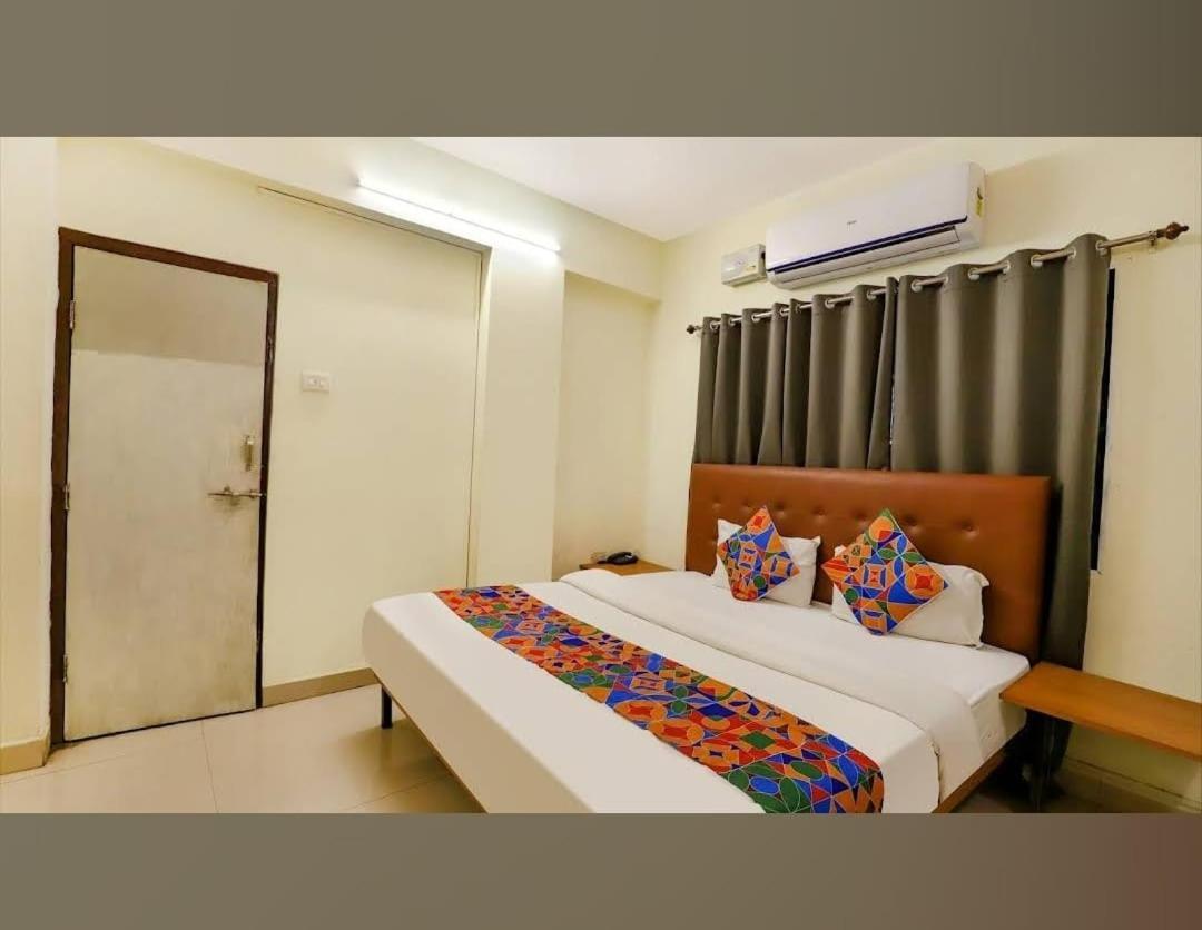 Ocsa Hotel