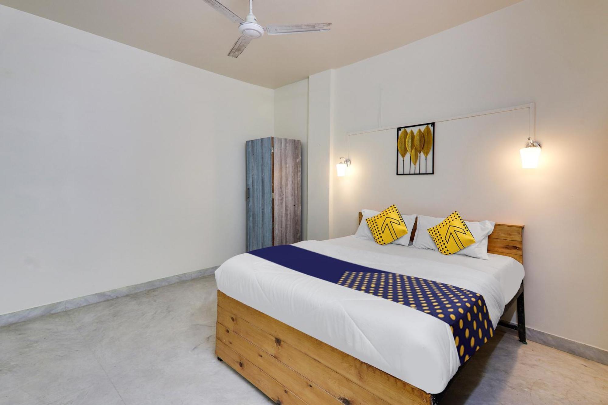 Spot On Blue Moon Hotel 2*