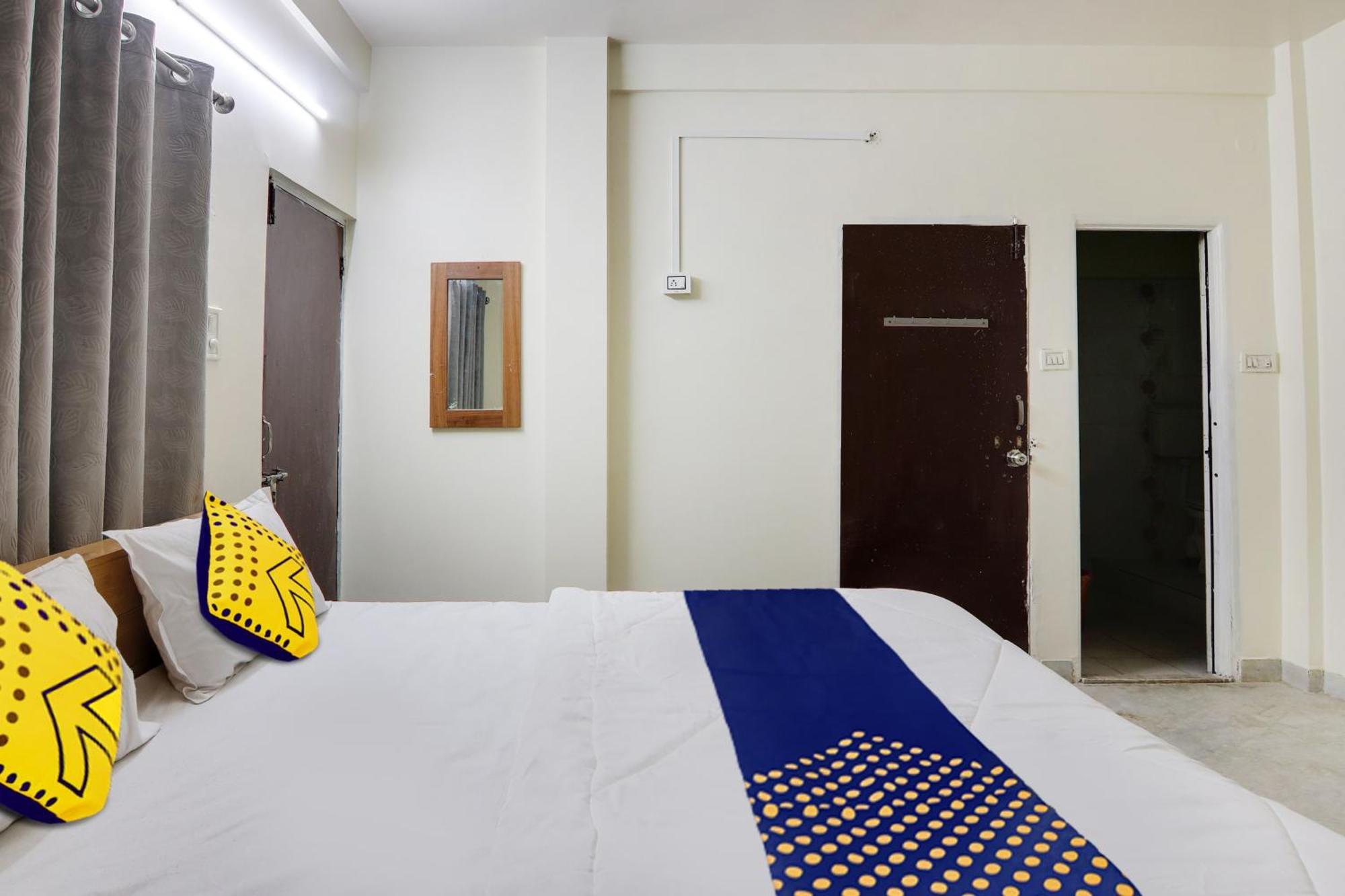Hotel Spot On Blue Moon