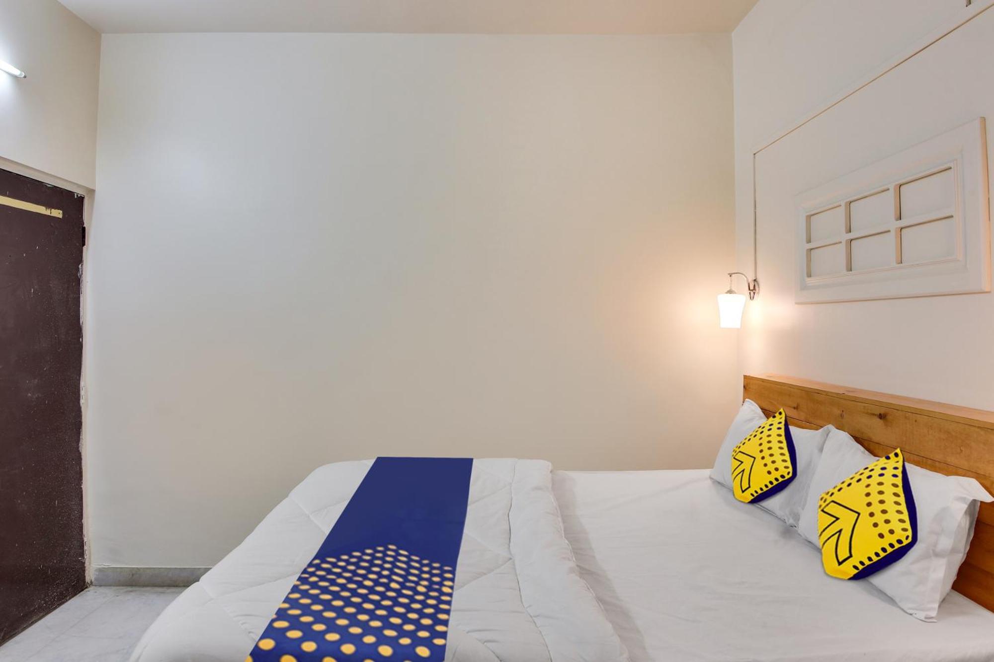 Hotel Spot On Blue Moon 2*