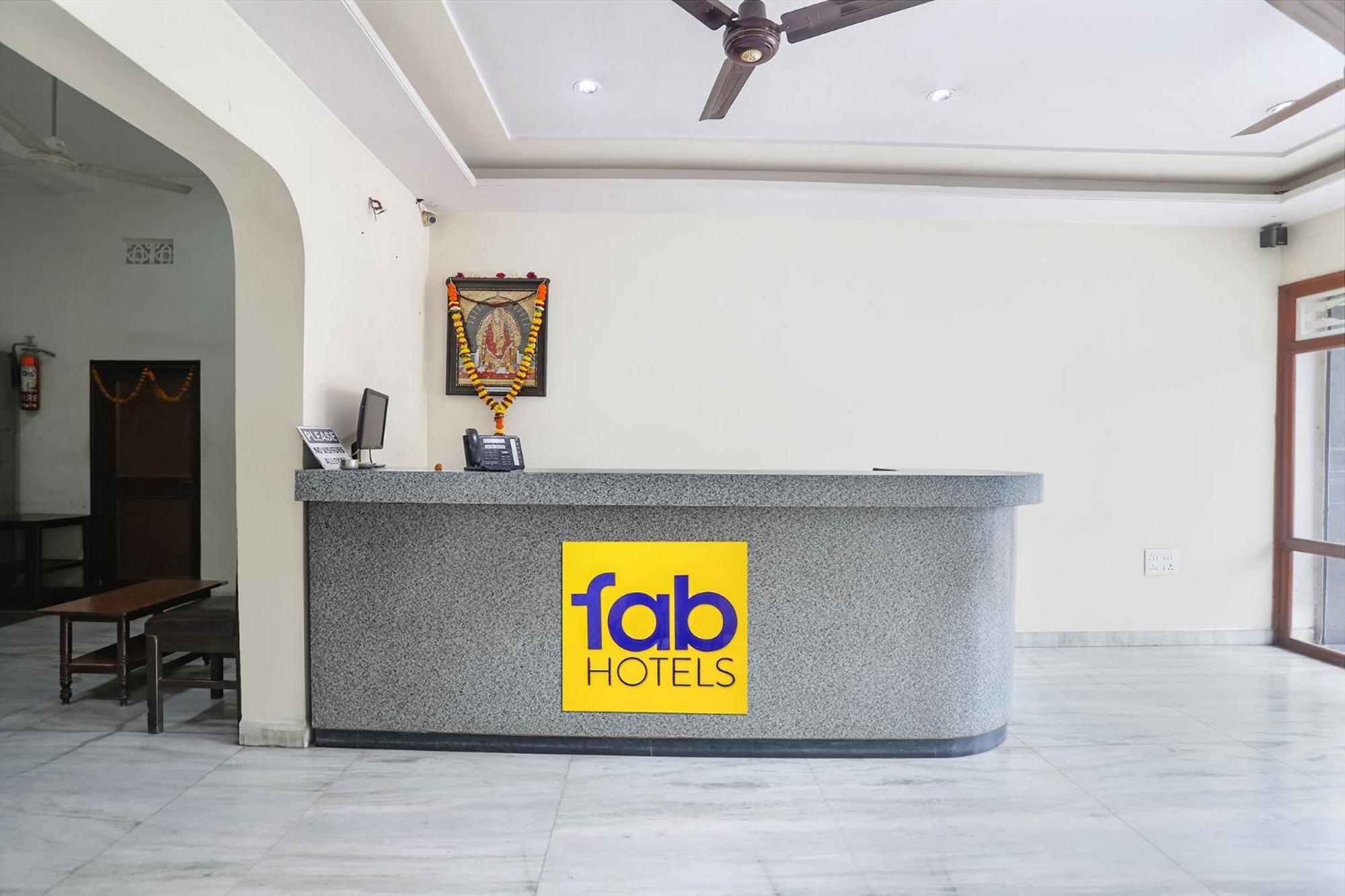 Fabhotel Arjun - Nr Aga Kha Palace Hotel *