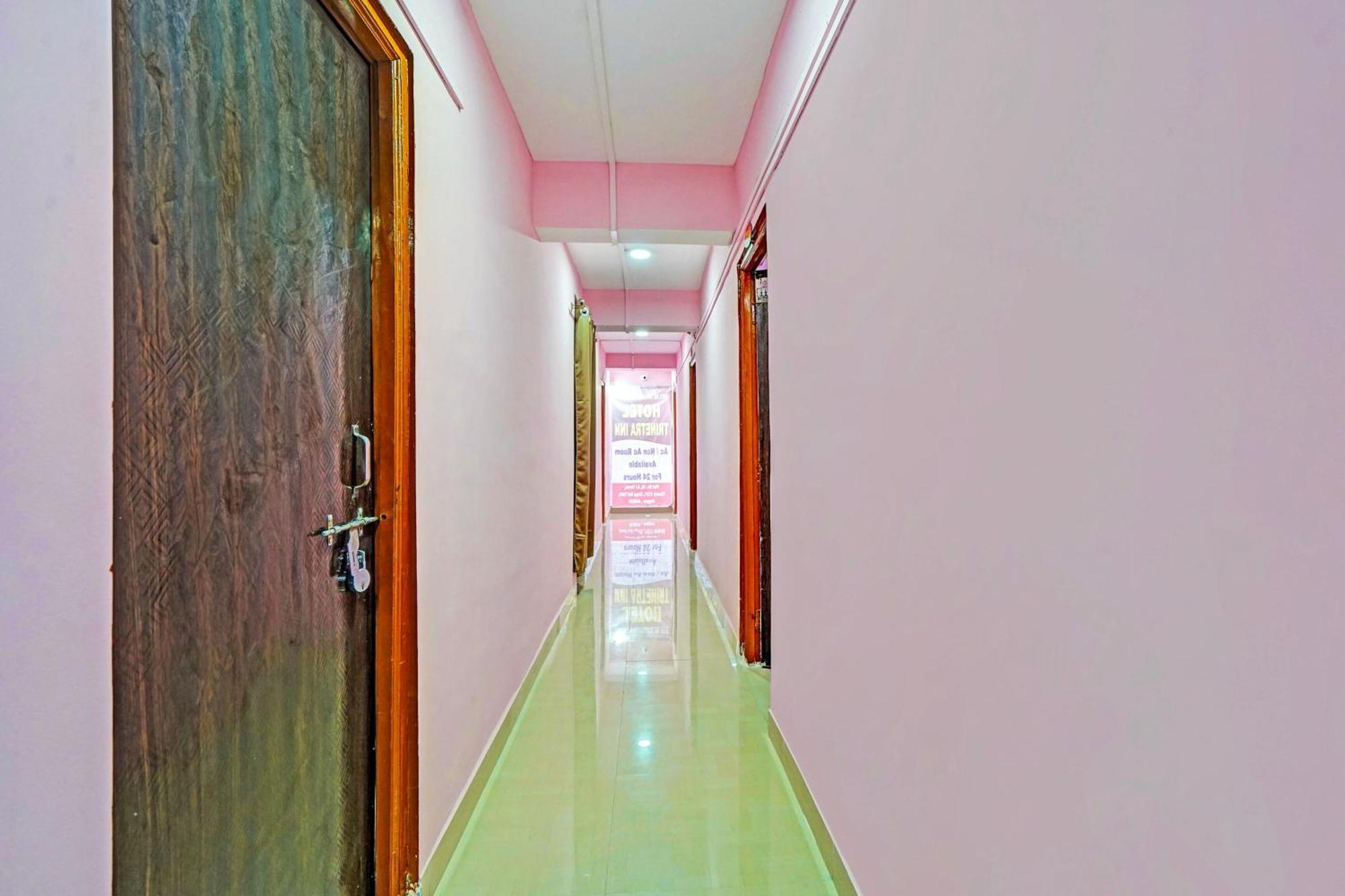 O Trinetra Hotel
