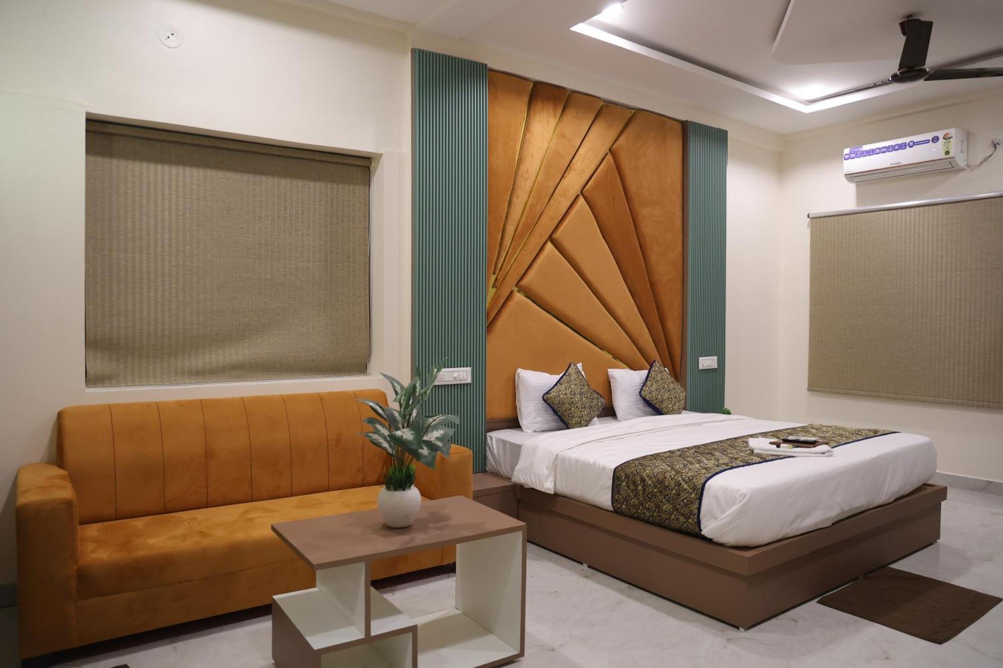 Lotus Hotel 3*