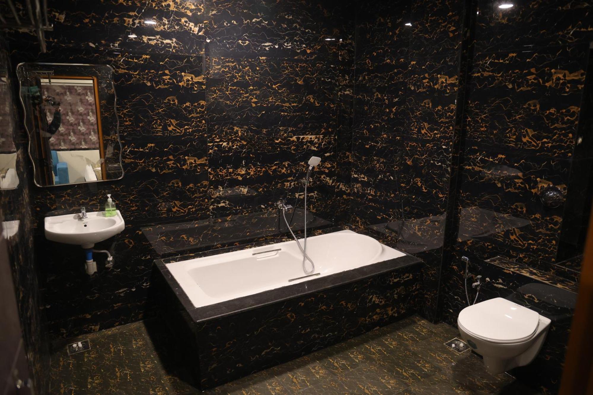 Hotel Lotus 3*