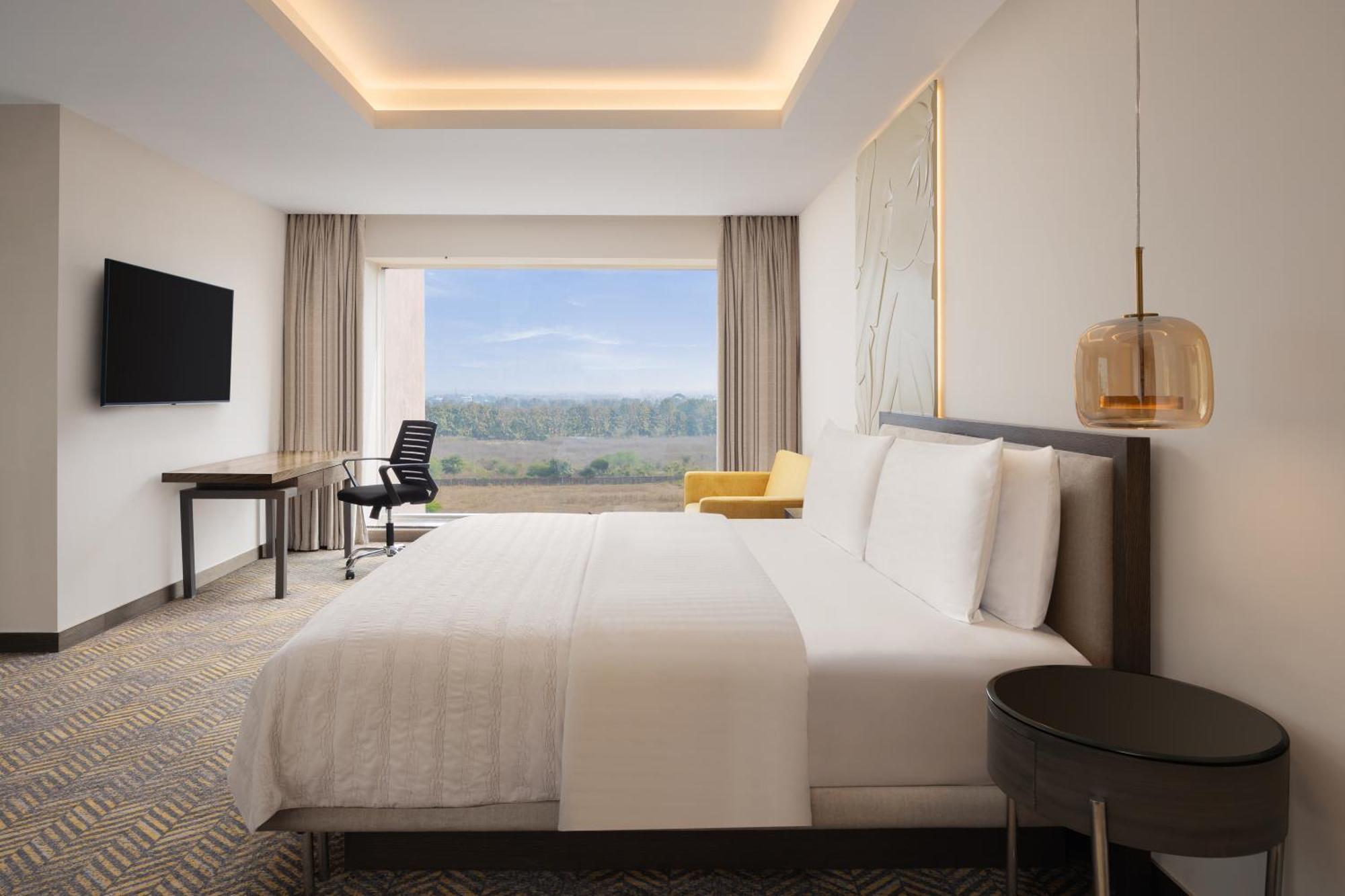 Le Meridien Hotel 5*