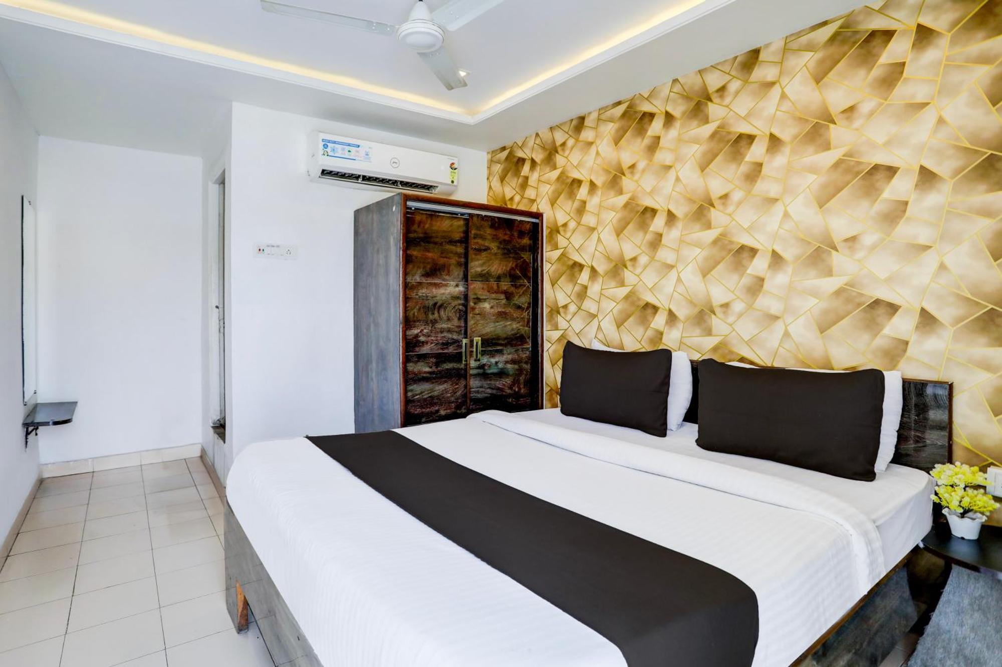Super Collection O Hingna Road Hotel