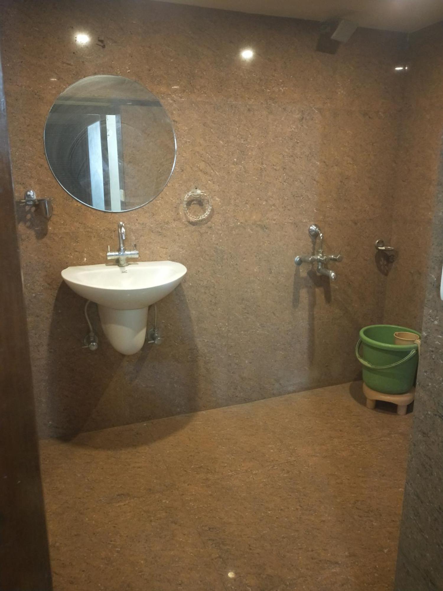 Siddhi Hotel *