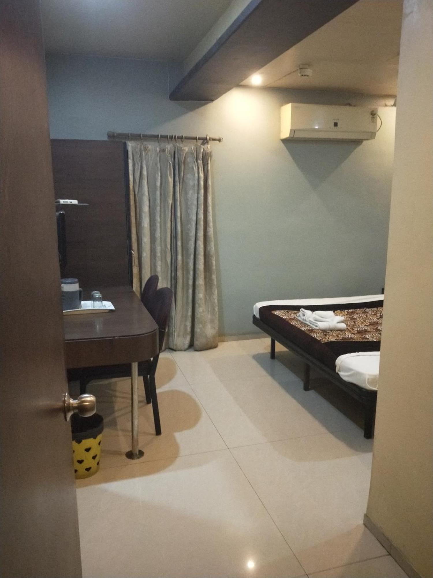 Siddhi Hotel *