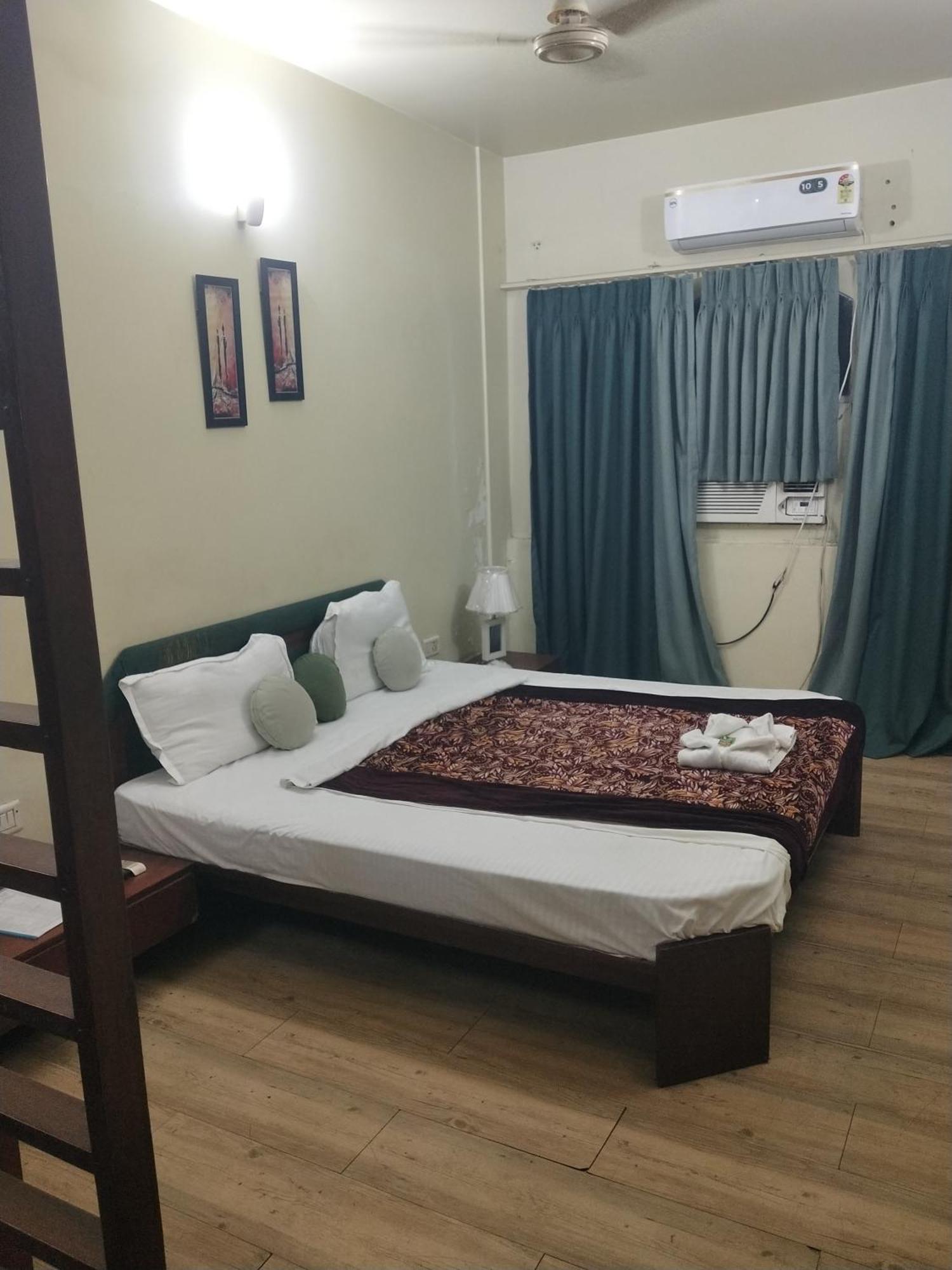 Siddhi Hotel *
