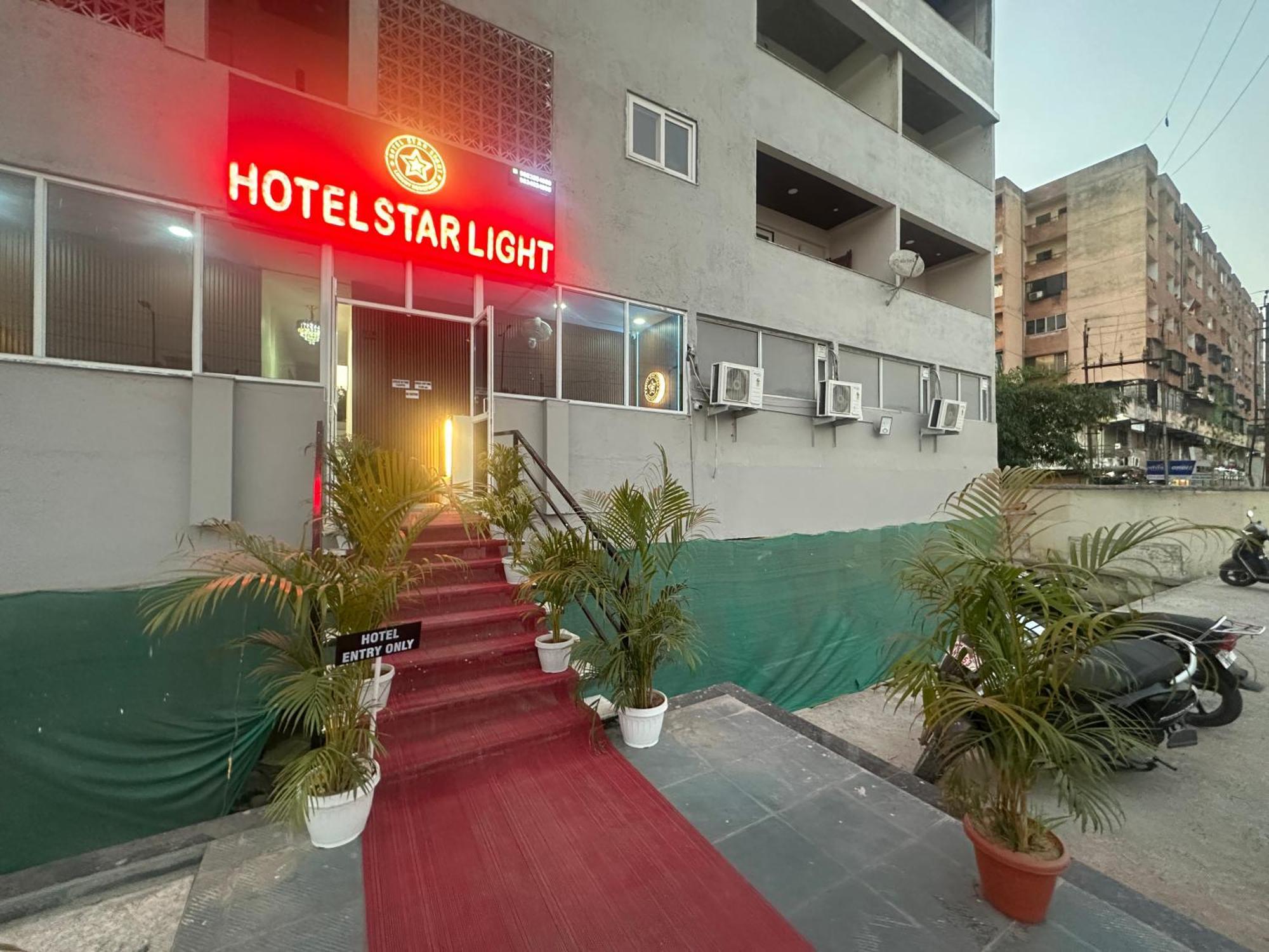 Star Light Hotel 3*