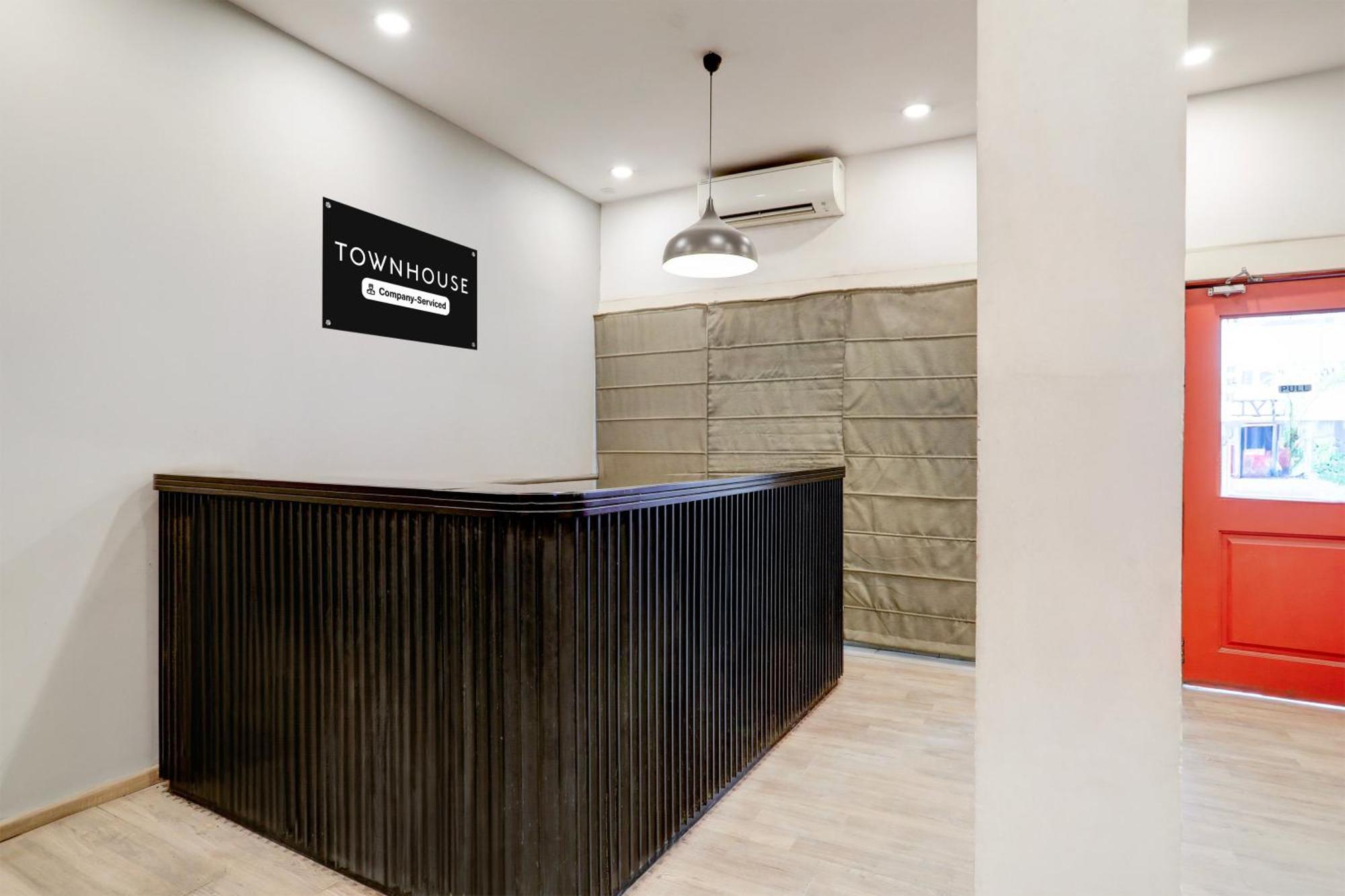 Super Townhouse Kalmana Hotel 4*