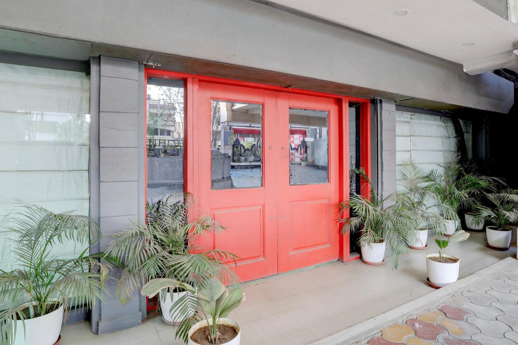 Super Townhouse Kalmana 4*