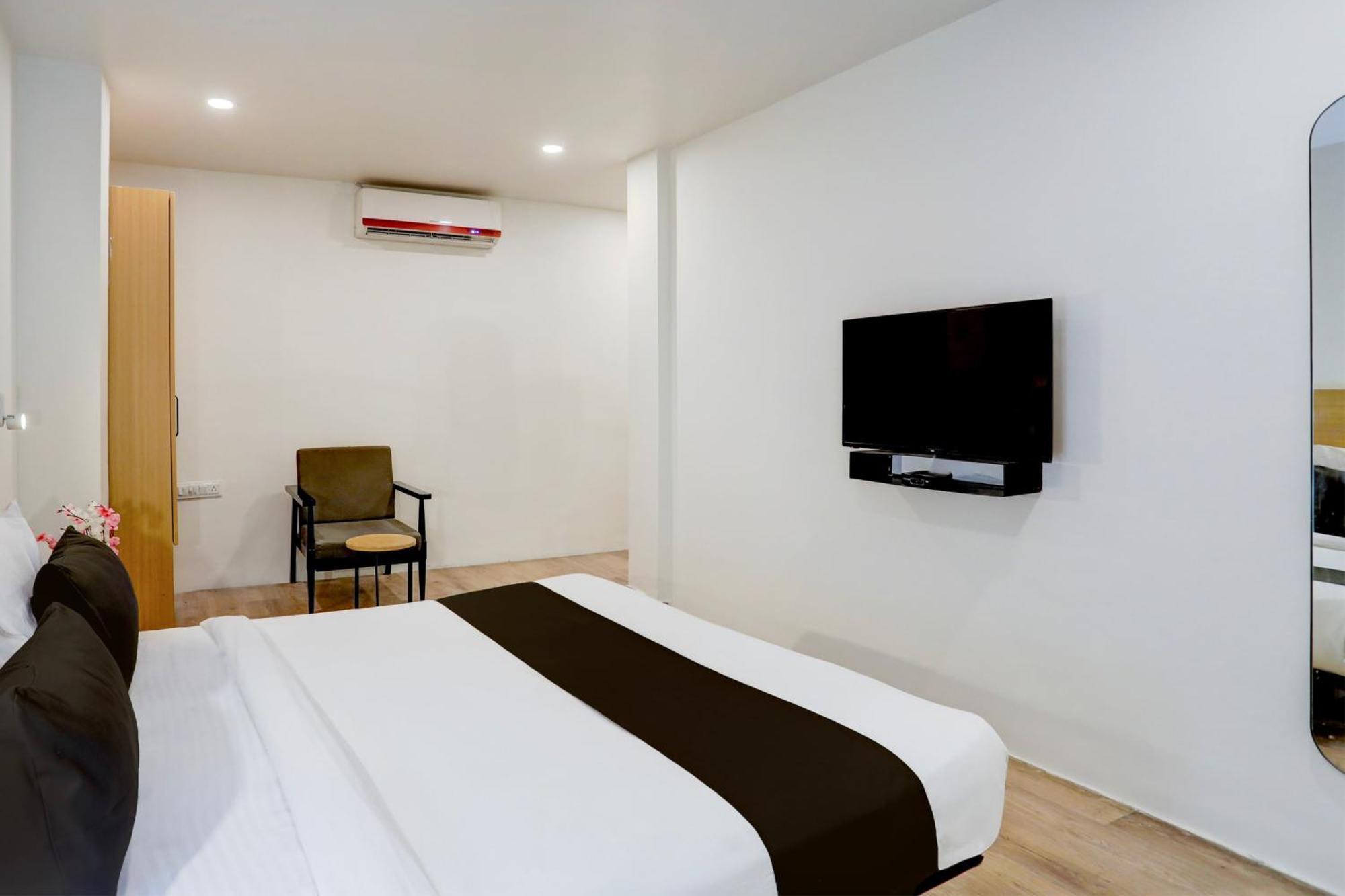 Super Townhouse Kalmana Hotel 4*