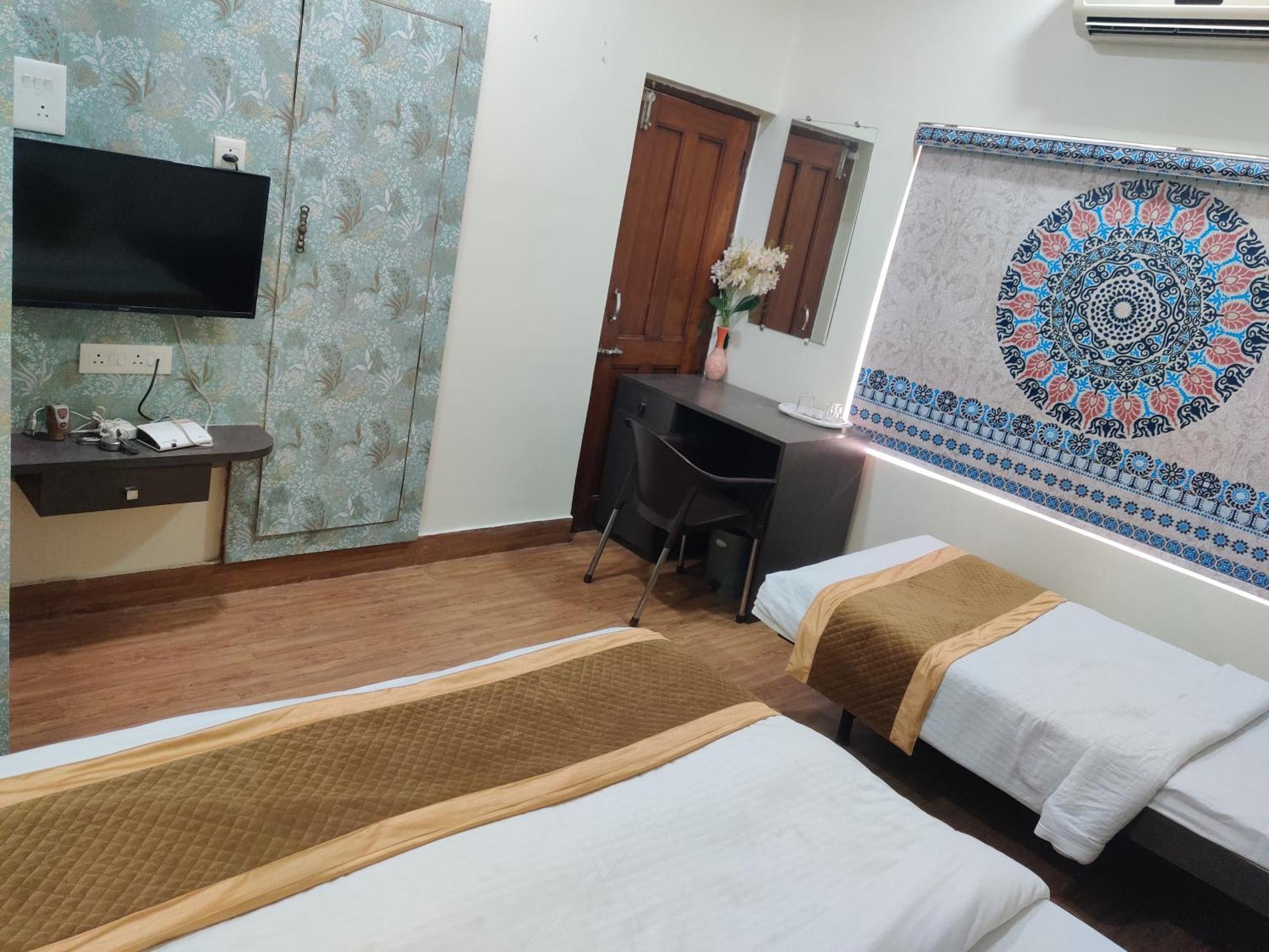 Rampriya Service Guest house Nagpur