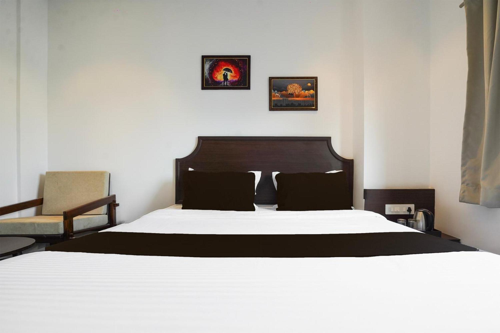 Super Townhouse Bazar Road Ramdaspeth 3*