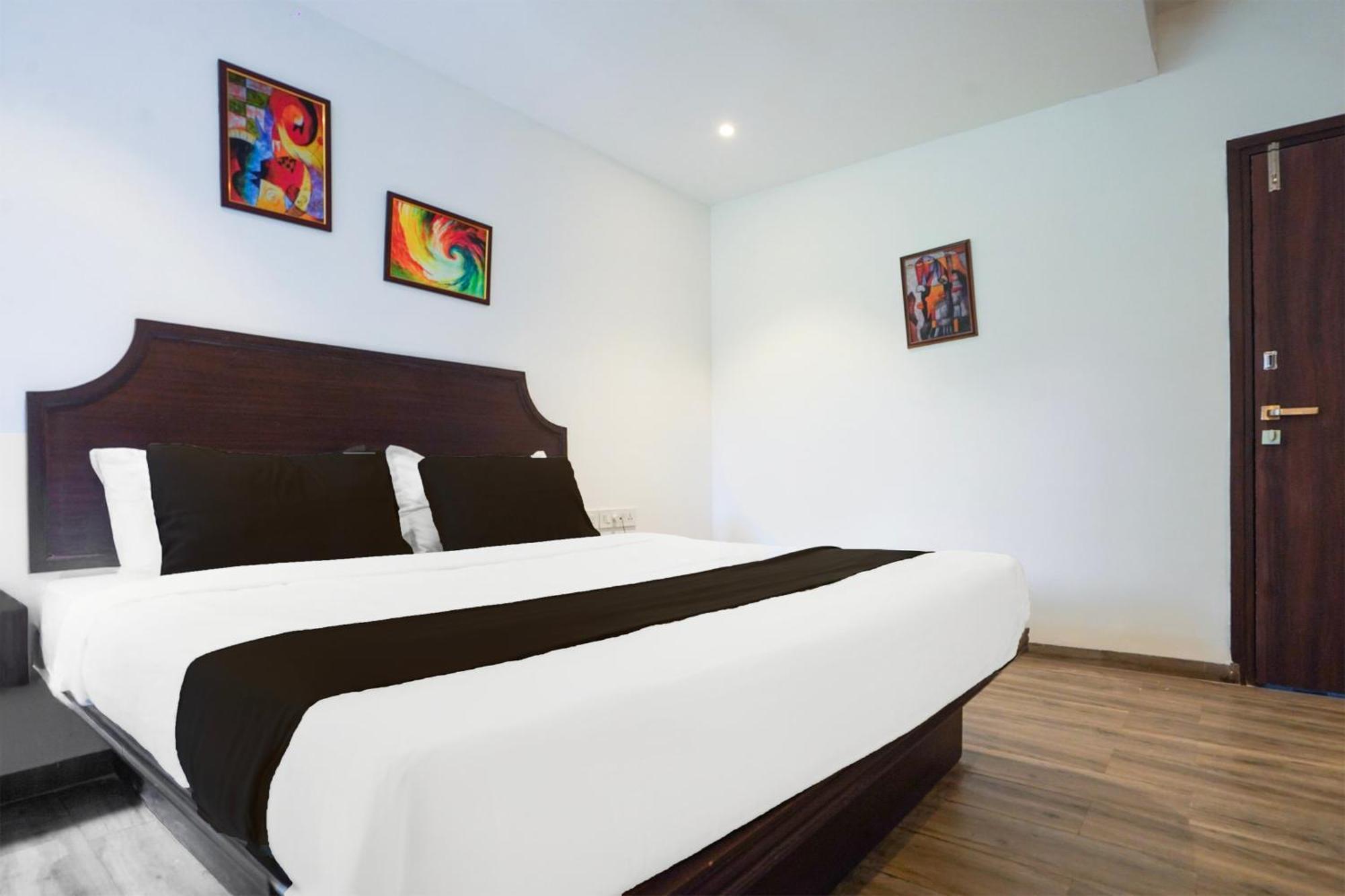Hotel Super Townhouse Bazar Road Ramdaspeth 3*