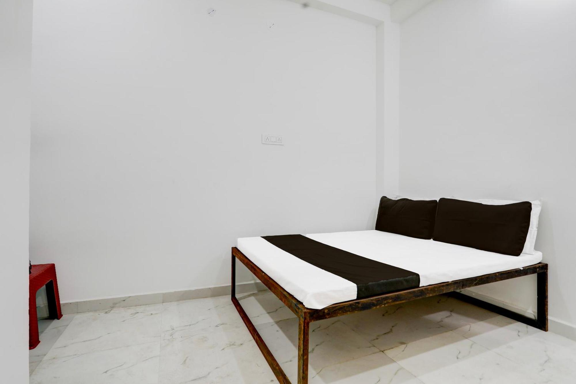 Hotel Spot On Khandekar And Restaurant
