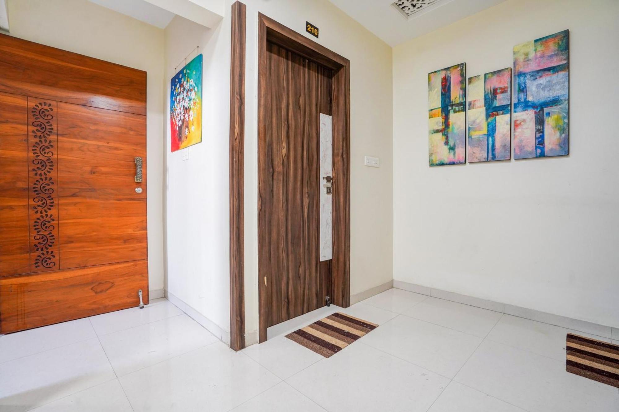 O Naksh & Boarding Hotel 3*