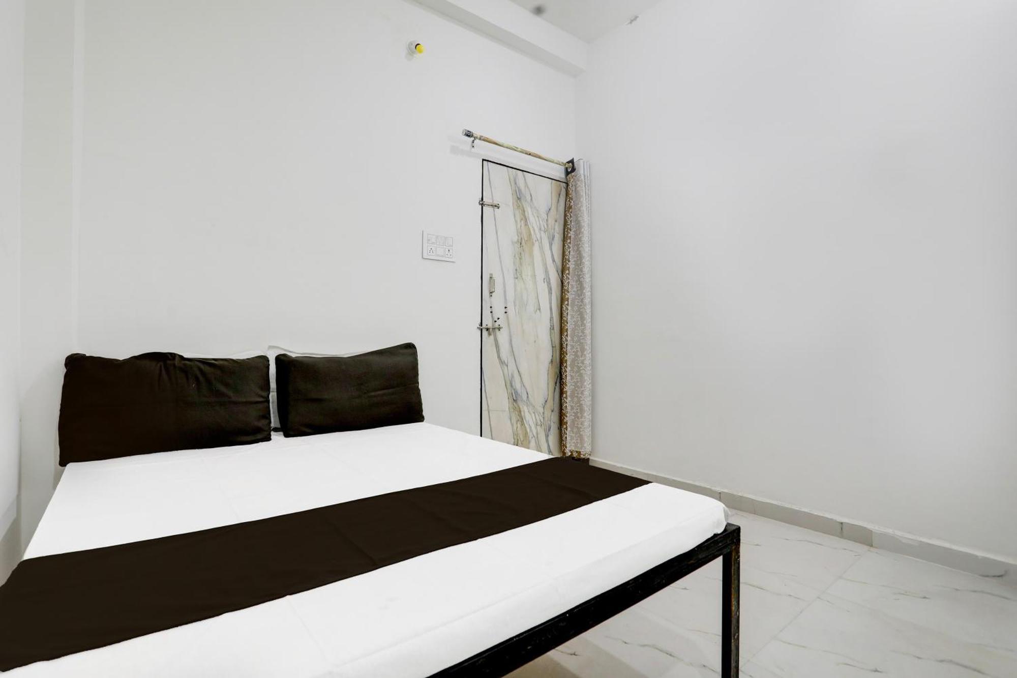 Spot On Khandekar And Restaurant Hotel Nagpur