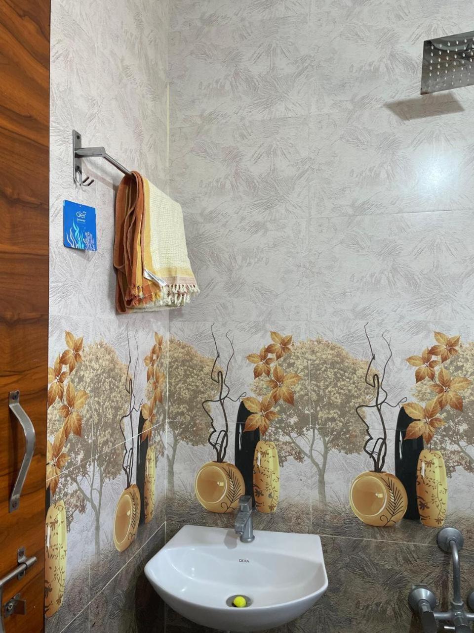 Spacious 1bhk With Kitchen & Parking Apartment