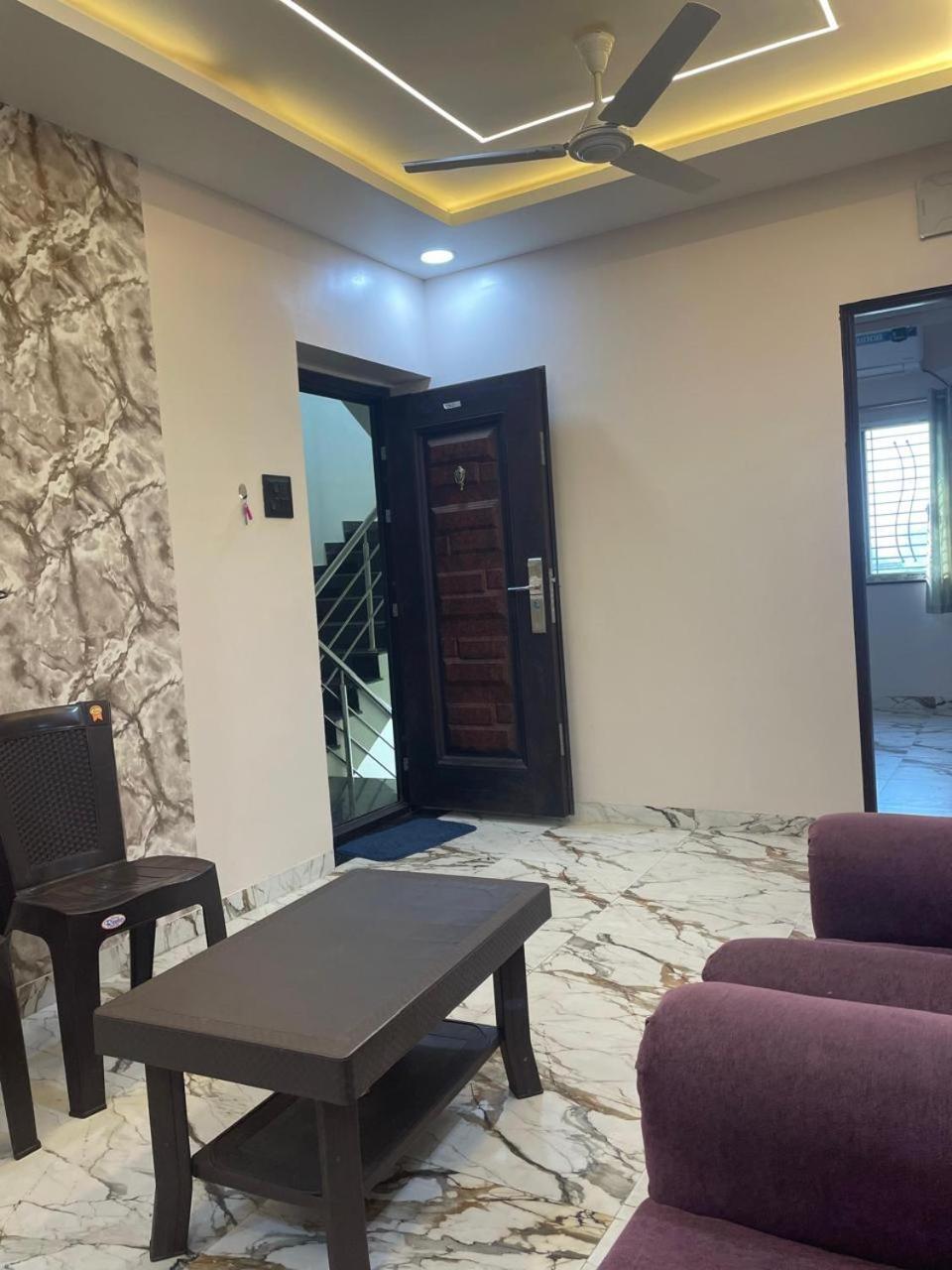 Apartment Spacious 1bhk With Kitchen & Parking *