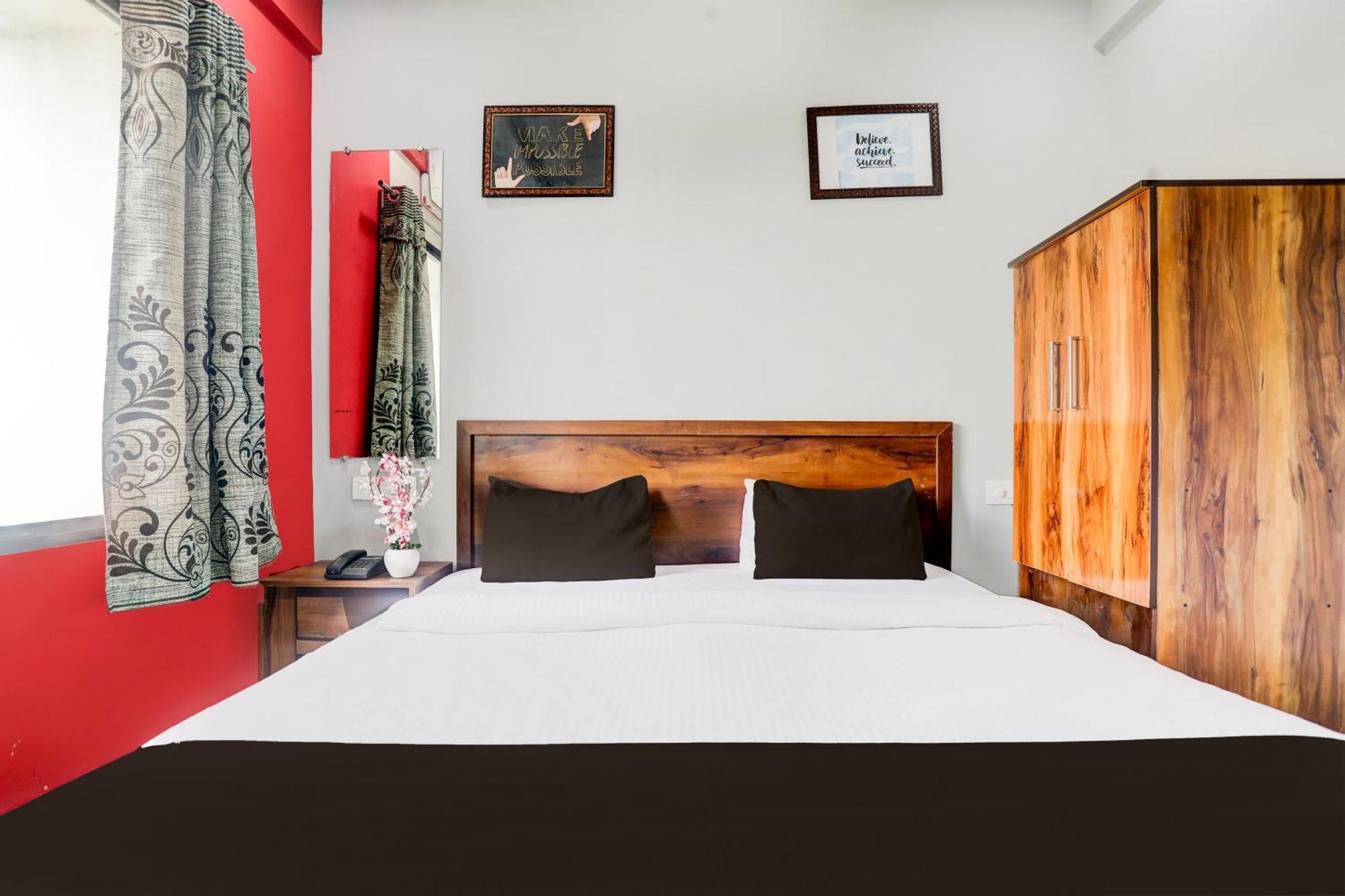Hotel Super O Wardha Road Near Airport 4*