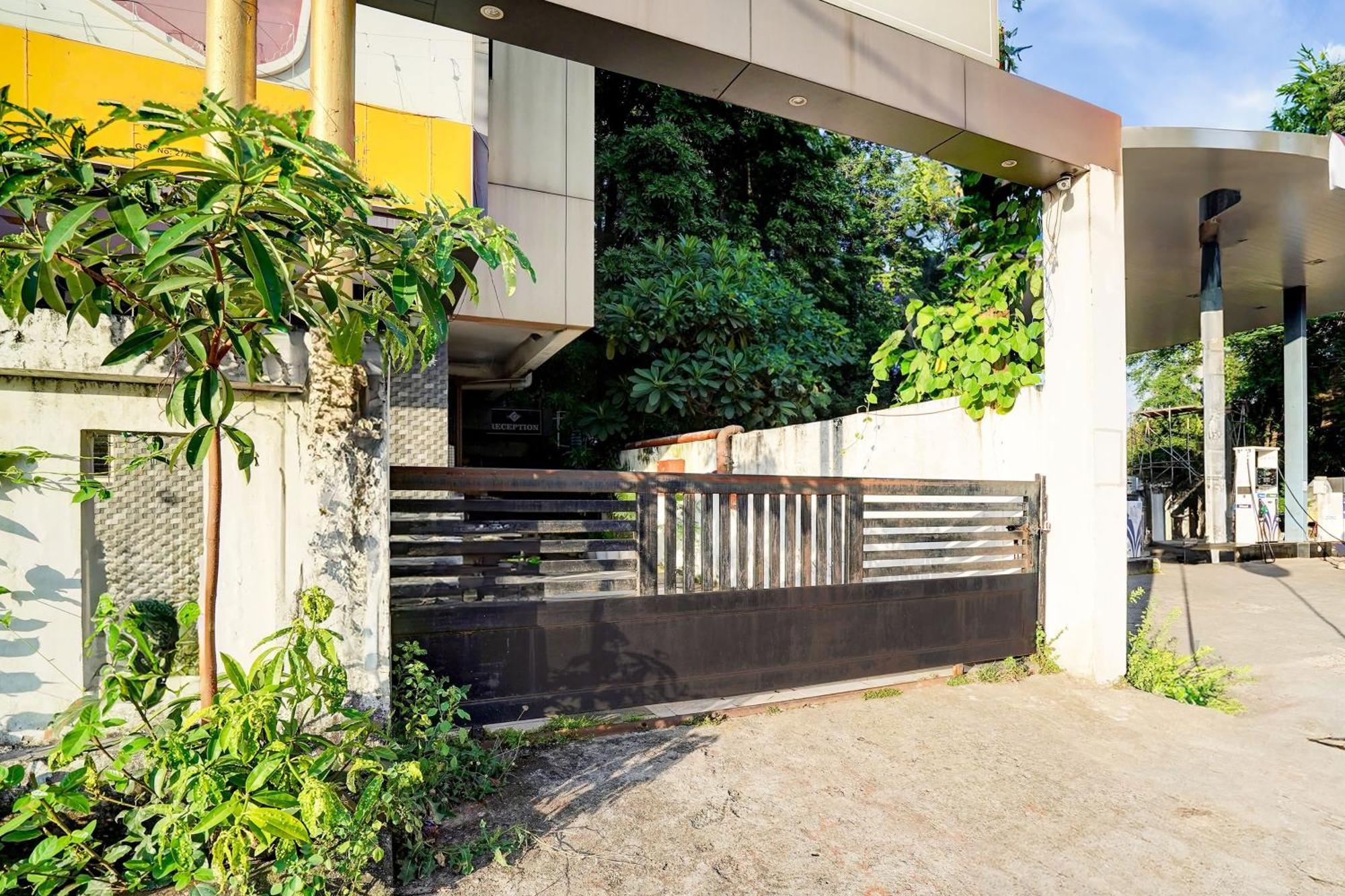 Super O Katol Road Friends Colony Hotel 3*