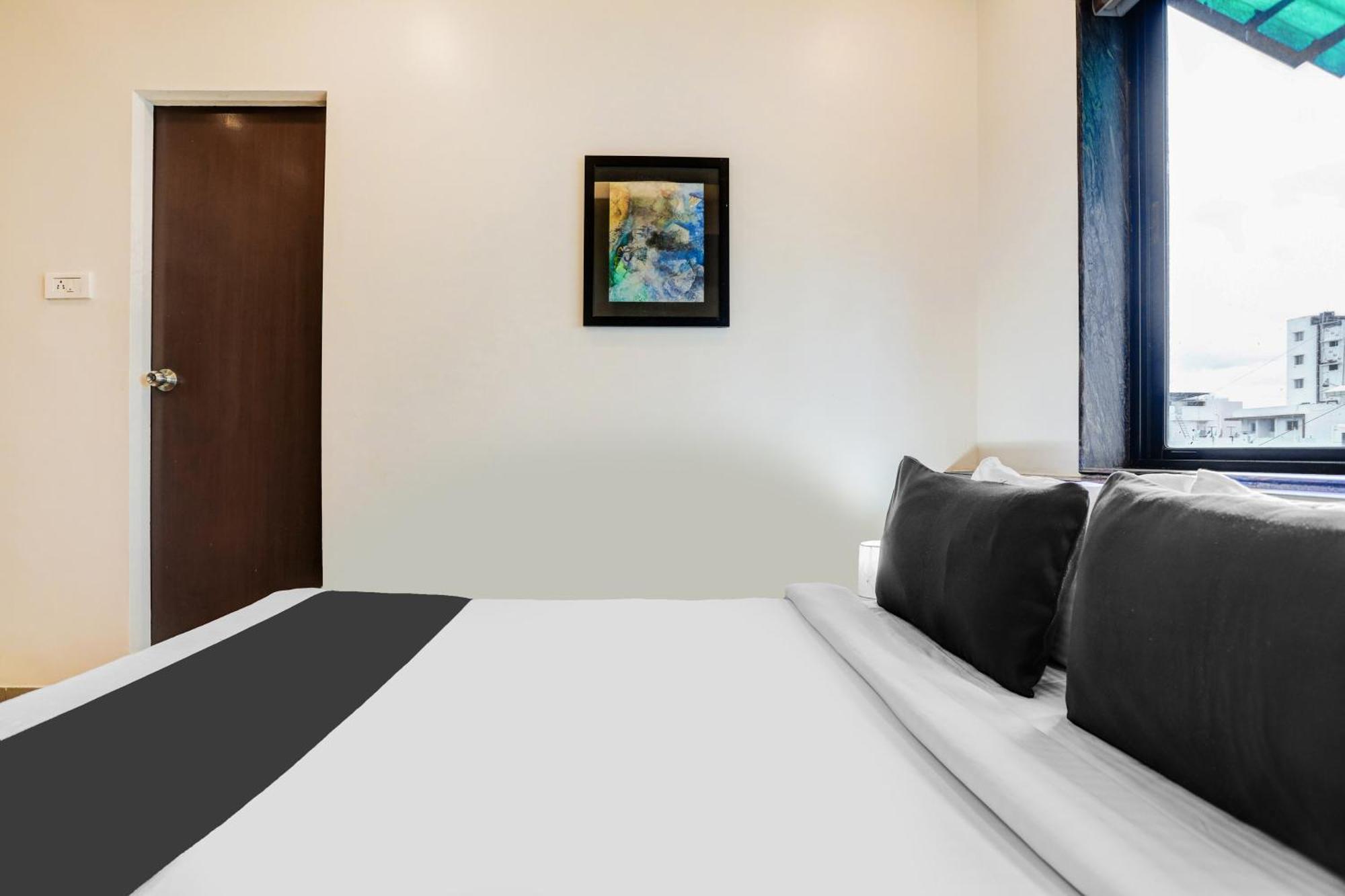 Super Townhouse Oak Ramdaspeth Downtown