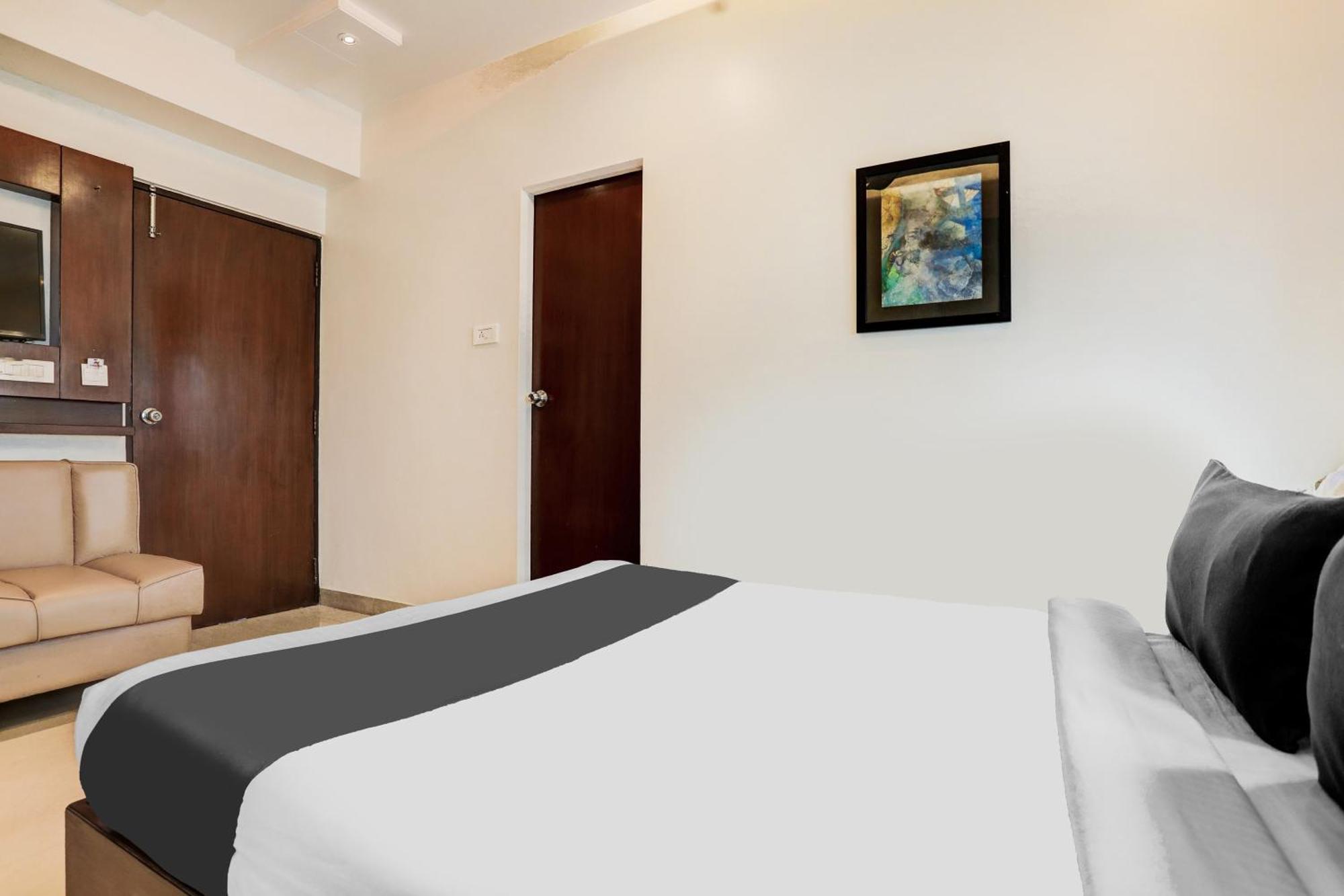Super Townhouse Oak Ramdaspeth Downtown Hotel Nagpur