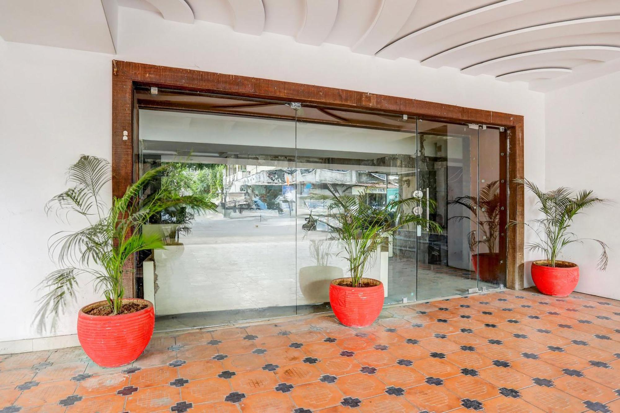 Hotel Super Townhouse Oak Ramdaspeth Downtown Nagpur