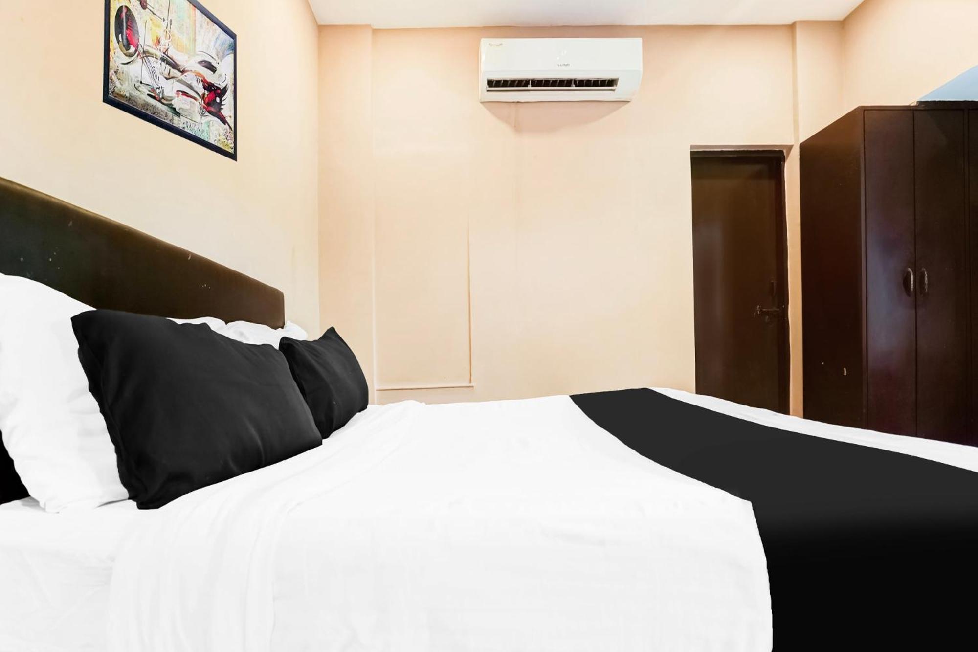 Super O Hingna Road Near Rachana Metro Station Hotel 3*