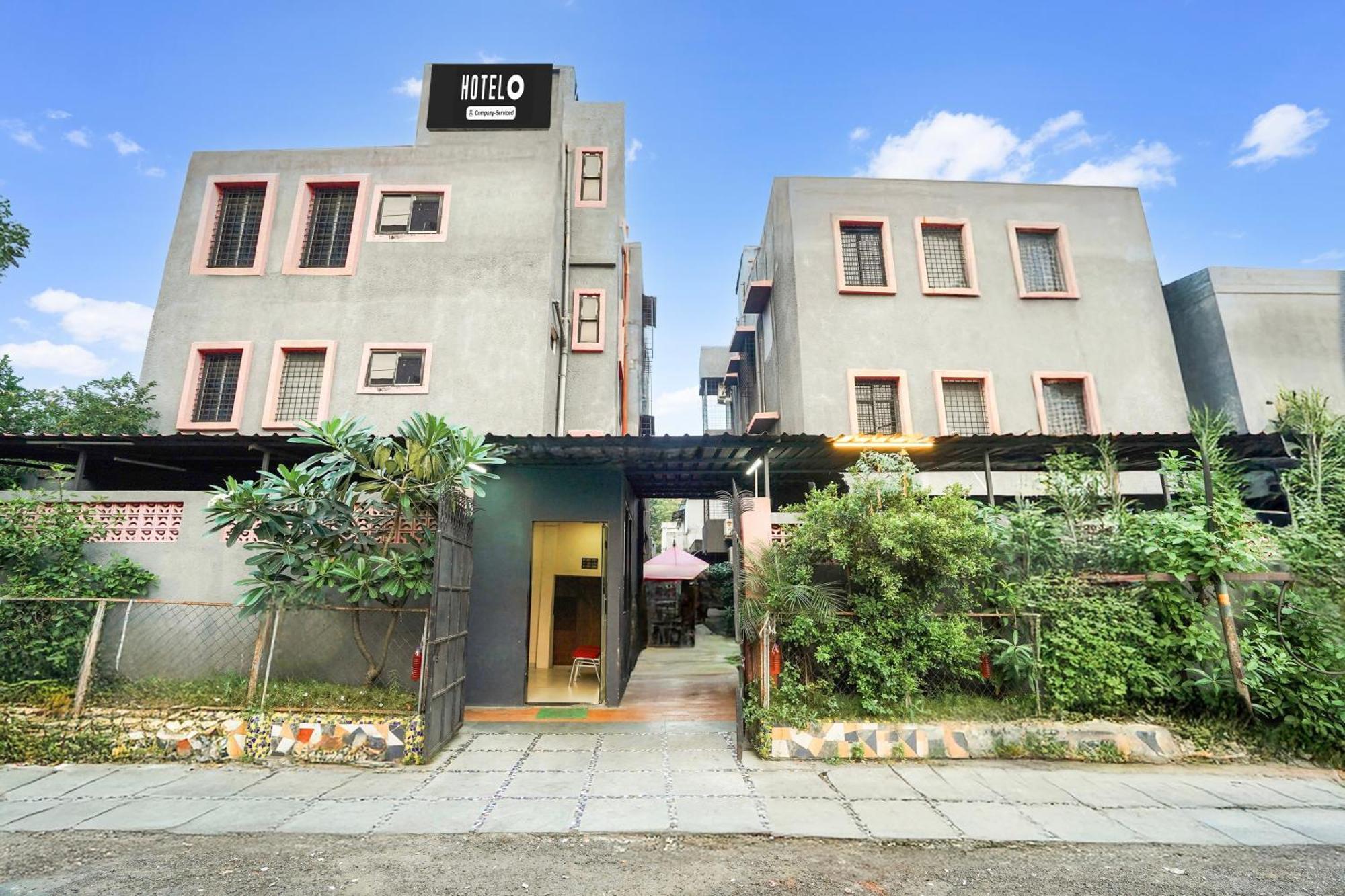 Hotel Super O Hingna Road Near Rachana Metro Station