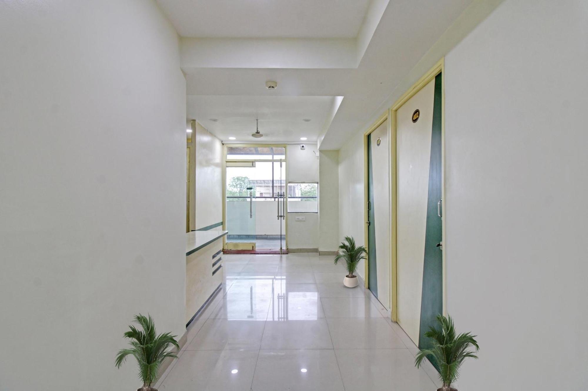 Super O Sunshine Hotel 4*