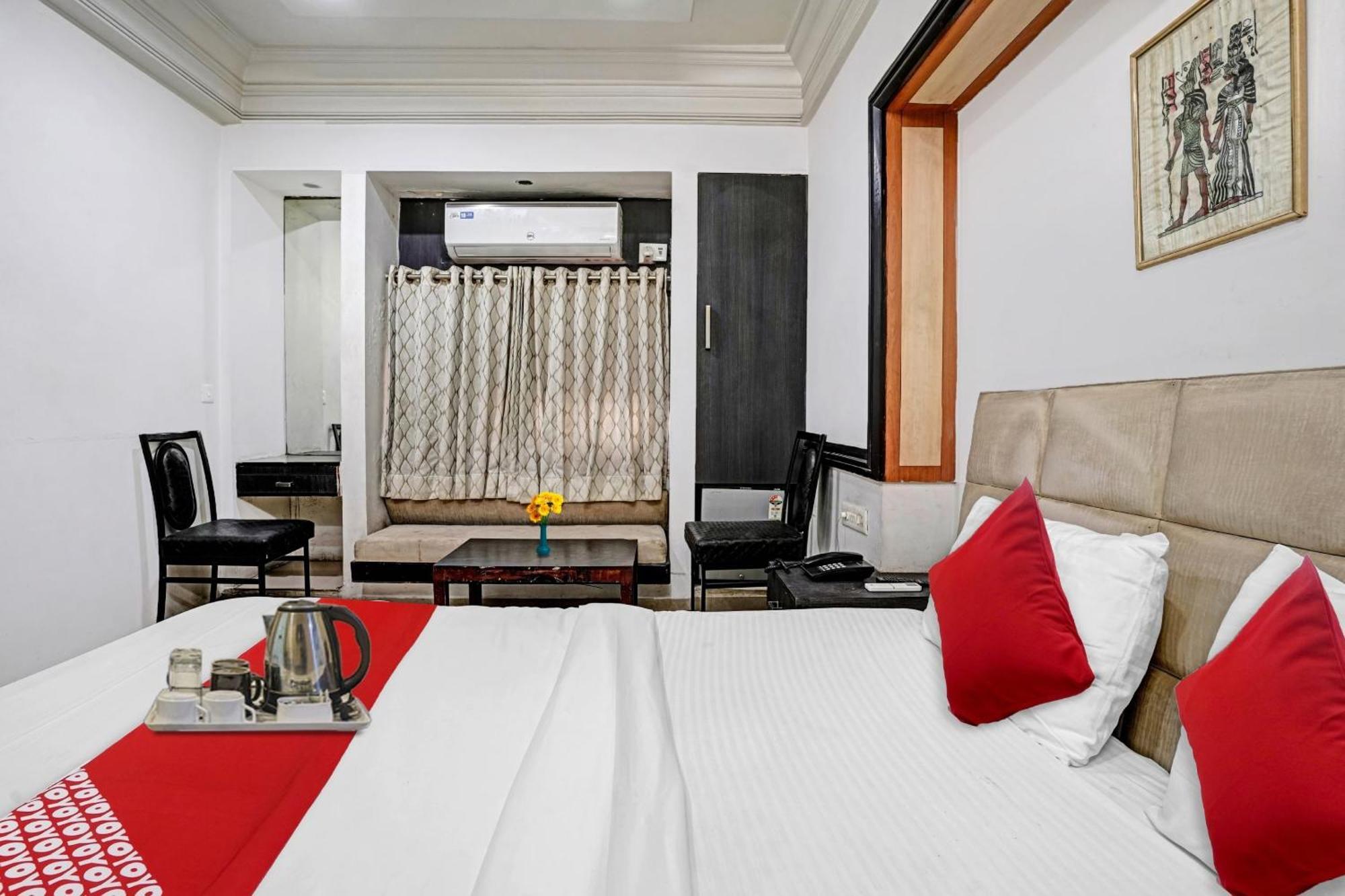 Hotel O Paradise 3*