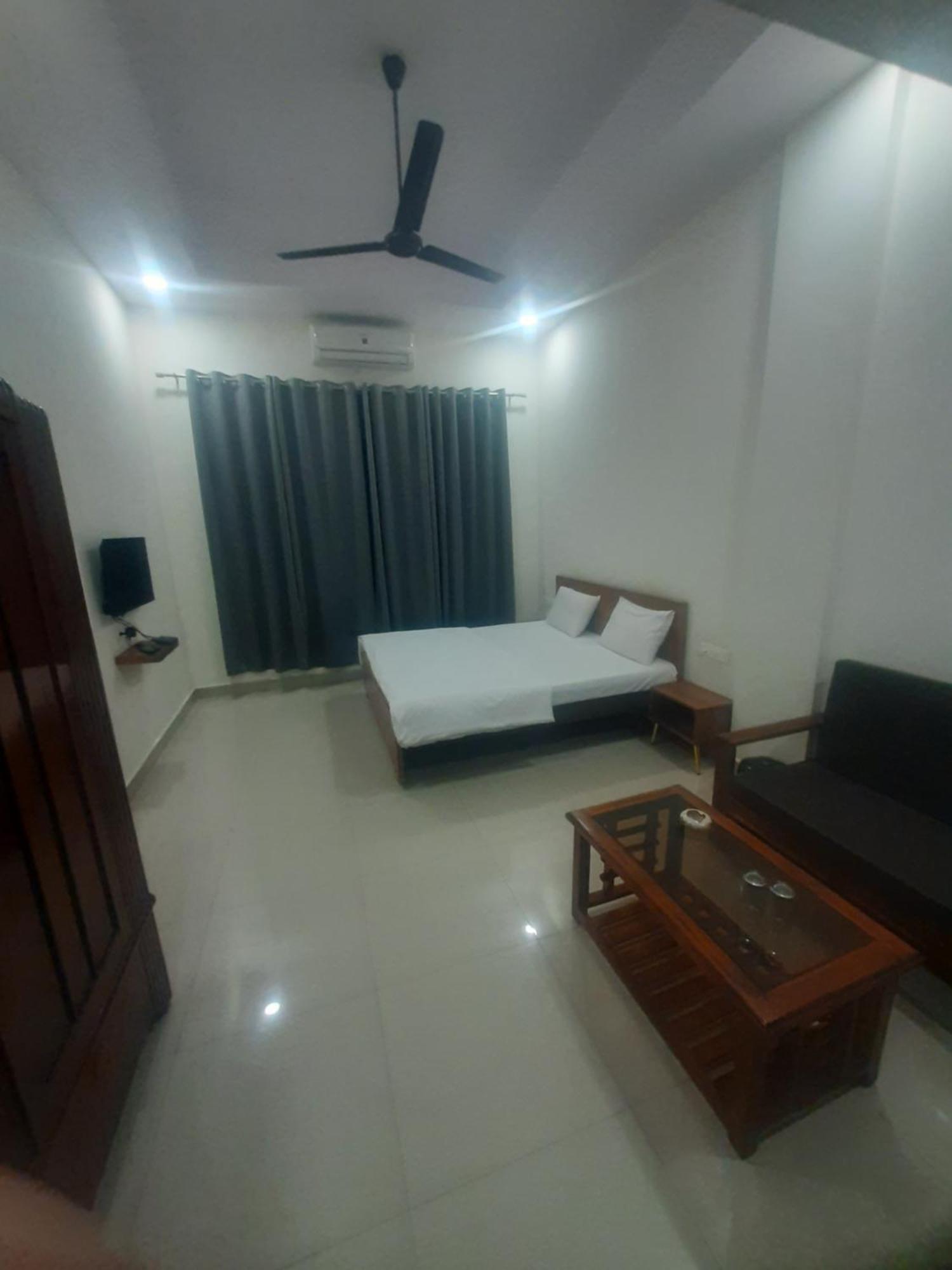 24-7 Hotel *