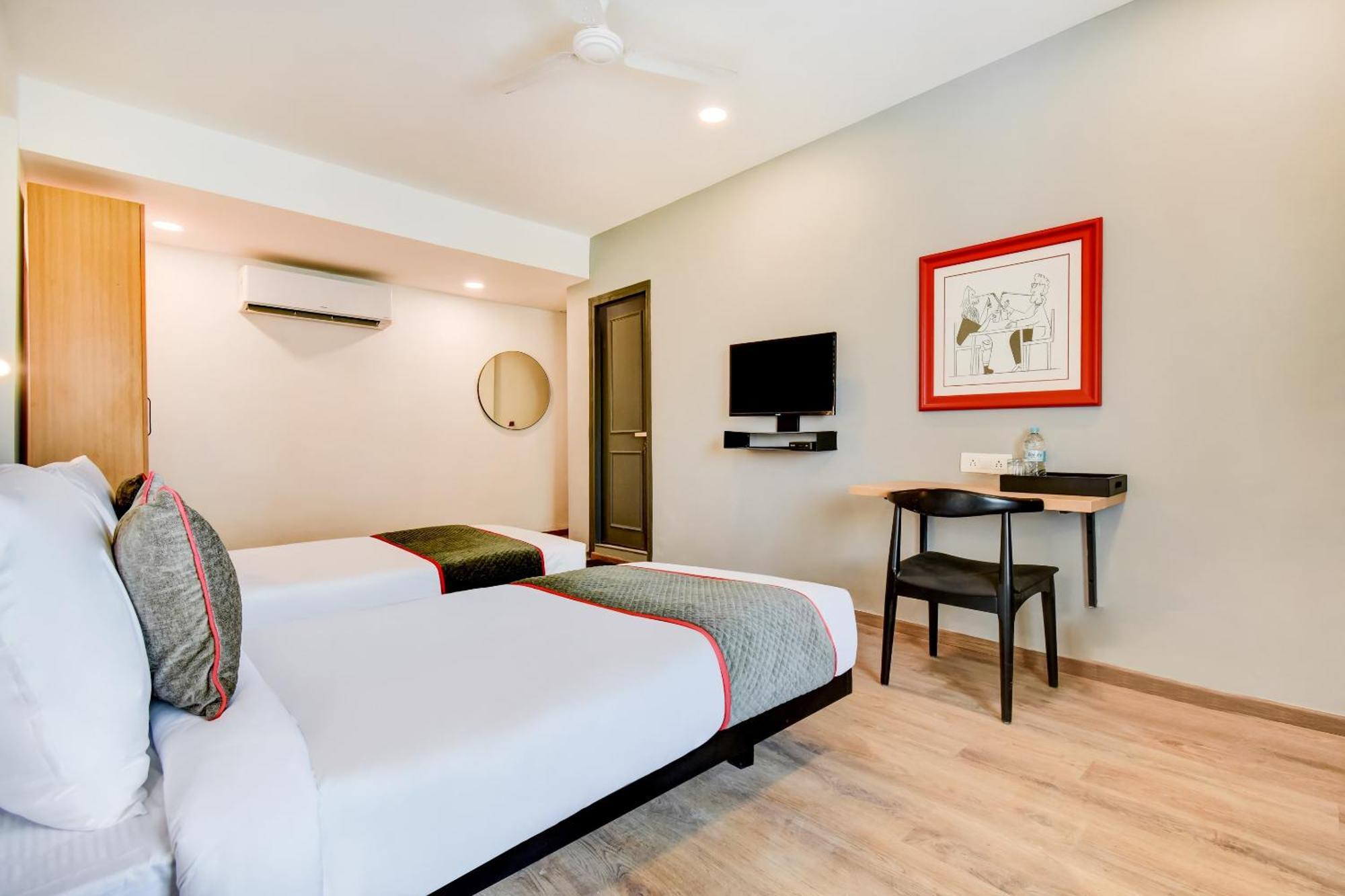 Townhouse Century Hotel