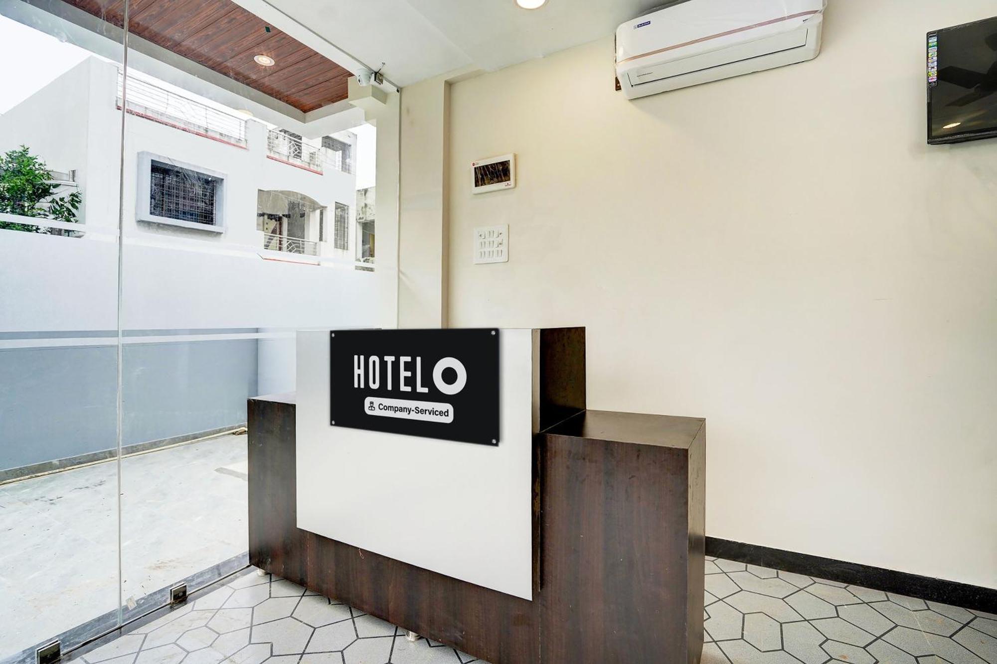 Super O Manish Nagar Hotel *