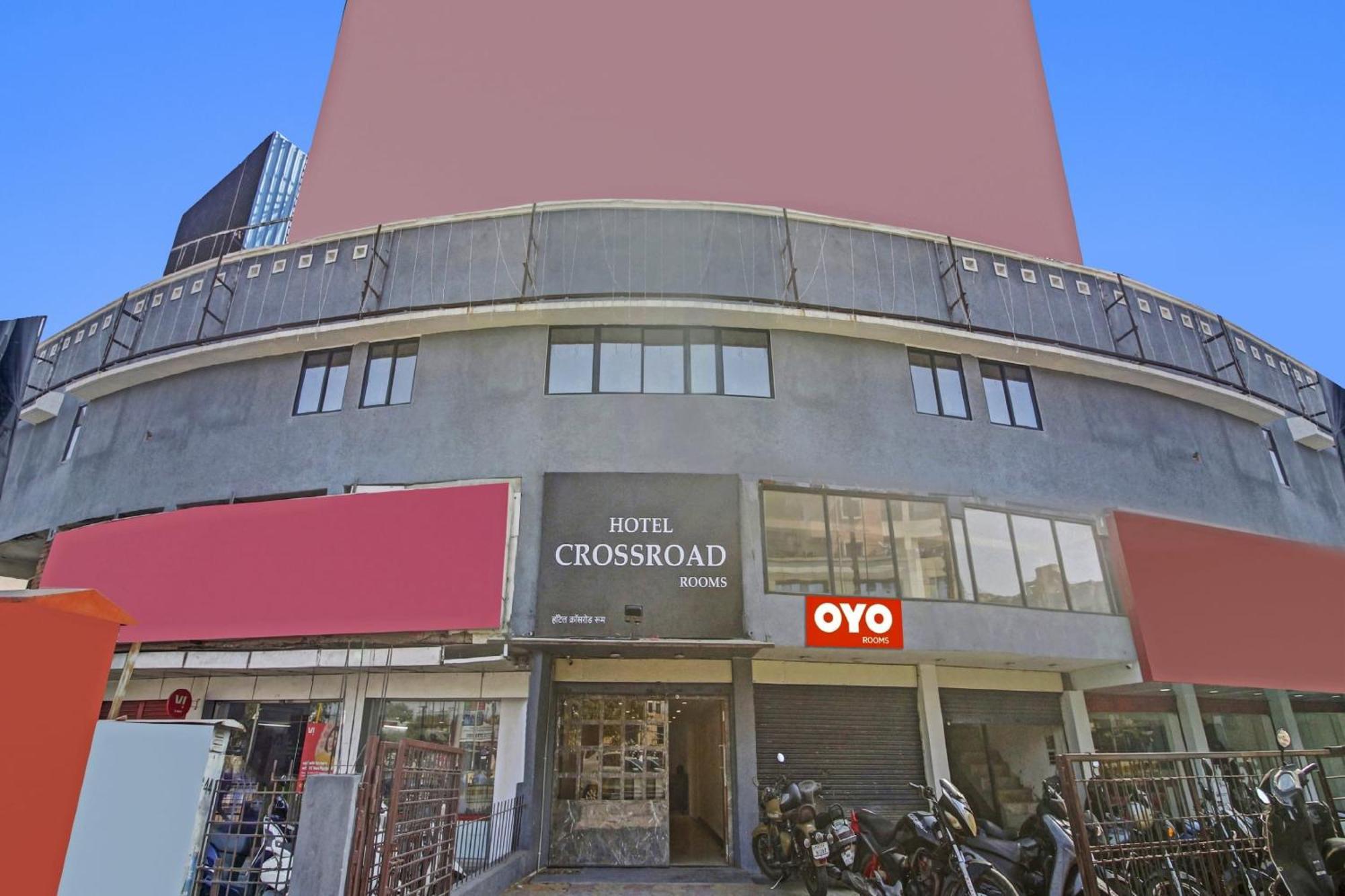 O Crossroad Hotel 3*
