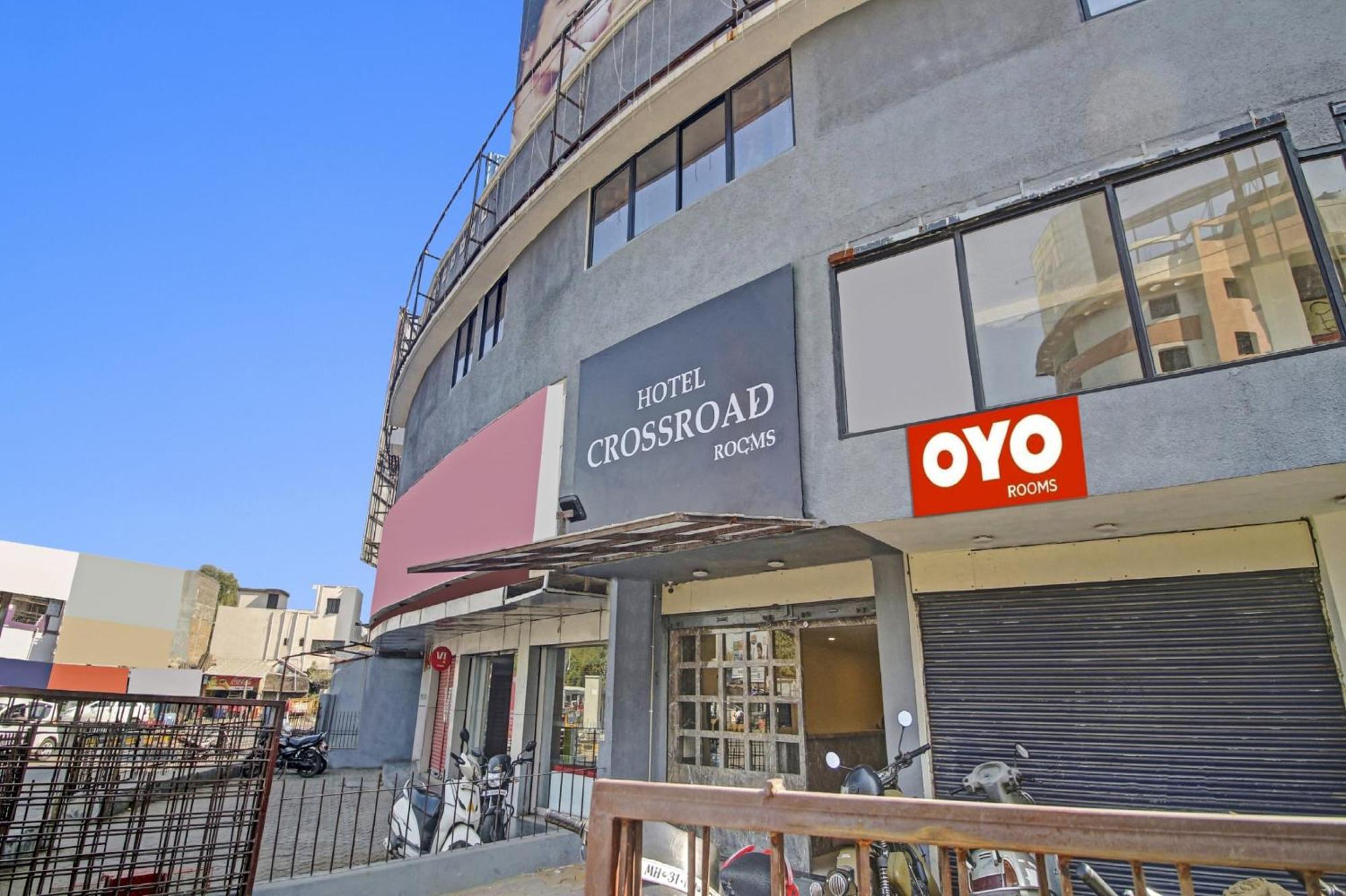 O Crossroad Hotel 3*