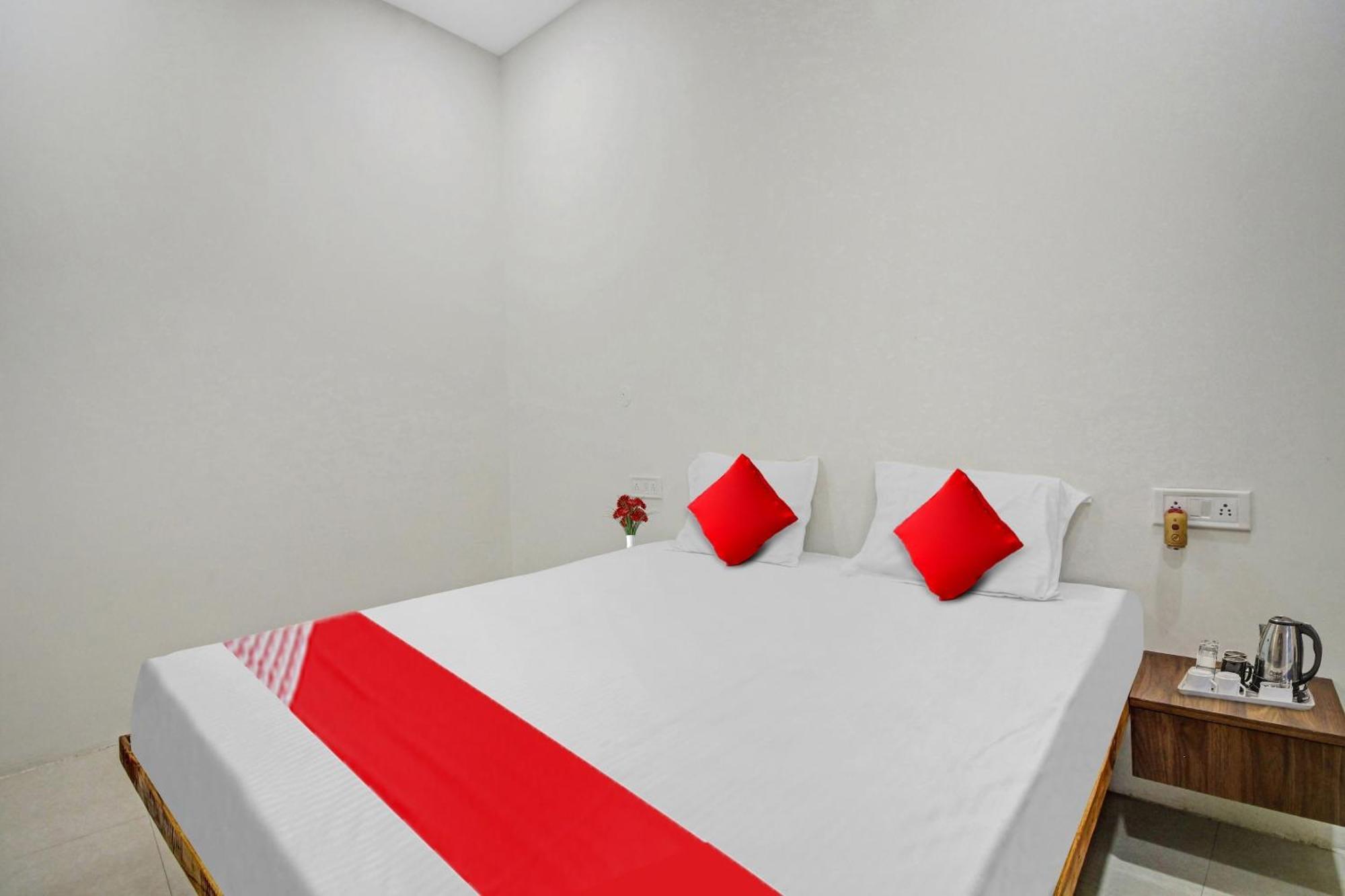 Hotel O Crossroad Nagpur