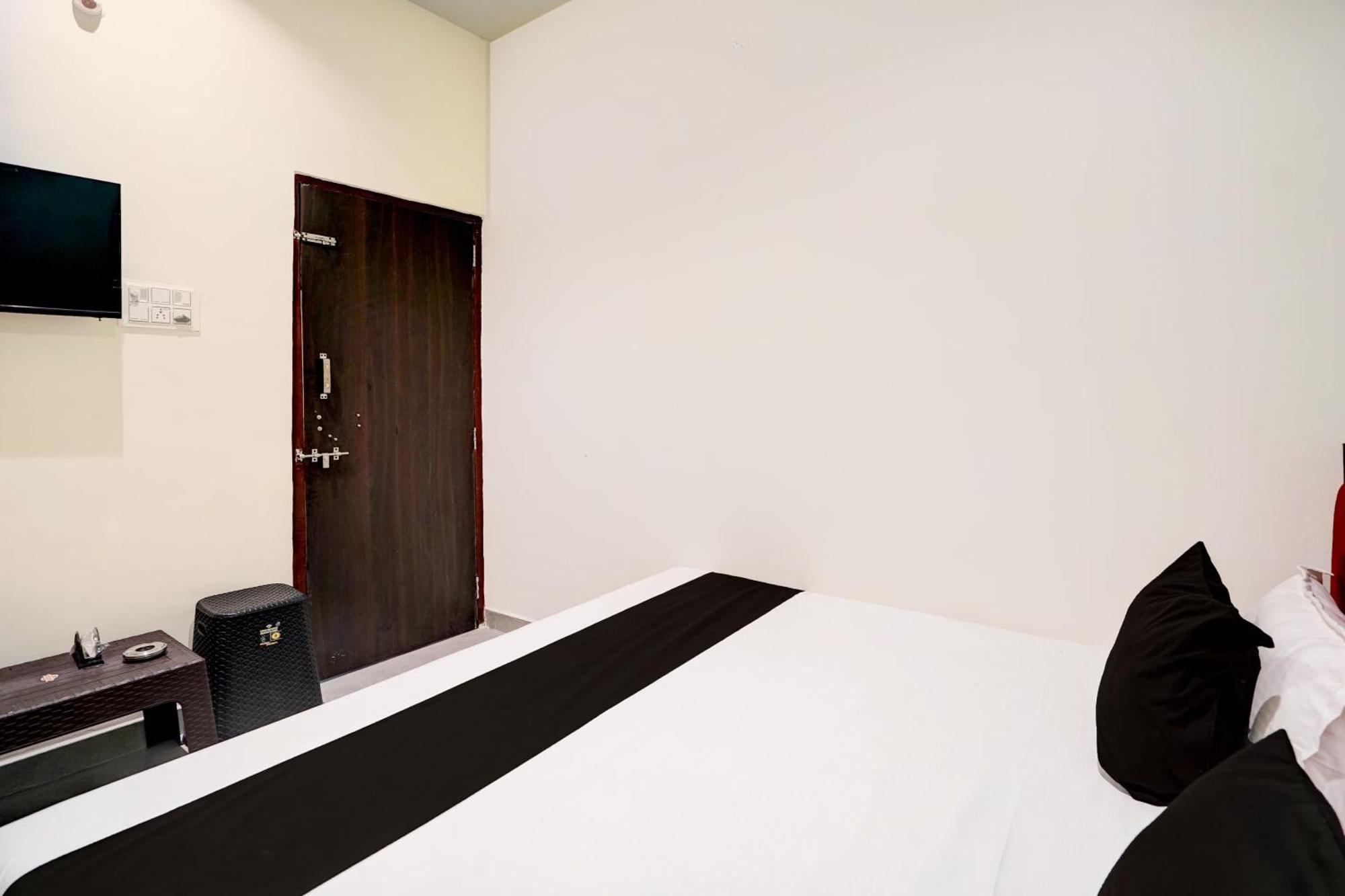 Hotel O S S Nagpur