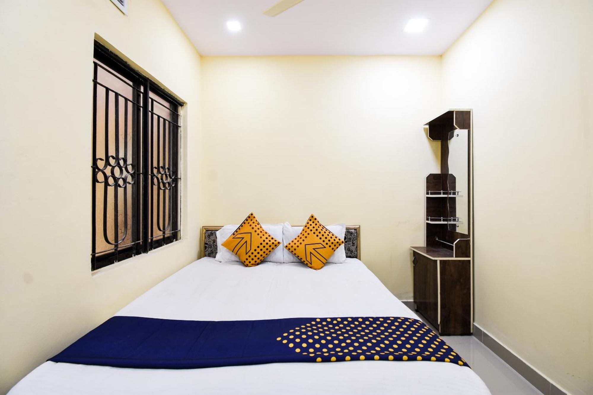 O Gaurav Hotel 2*